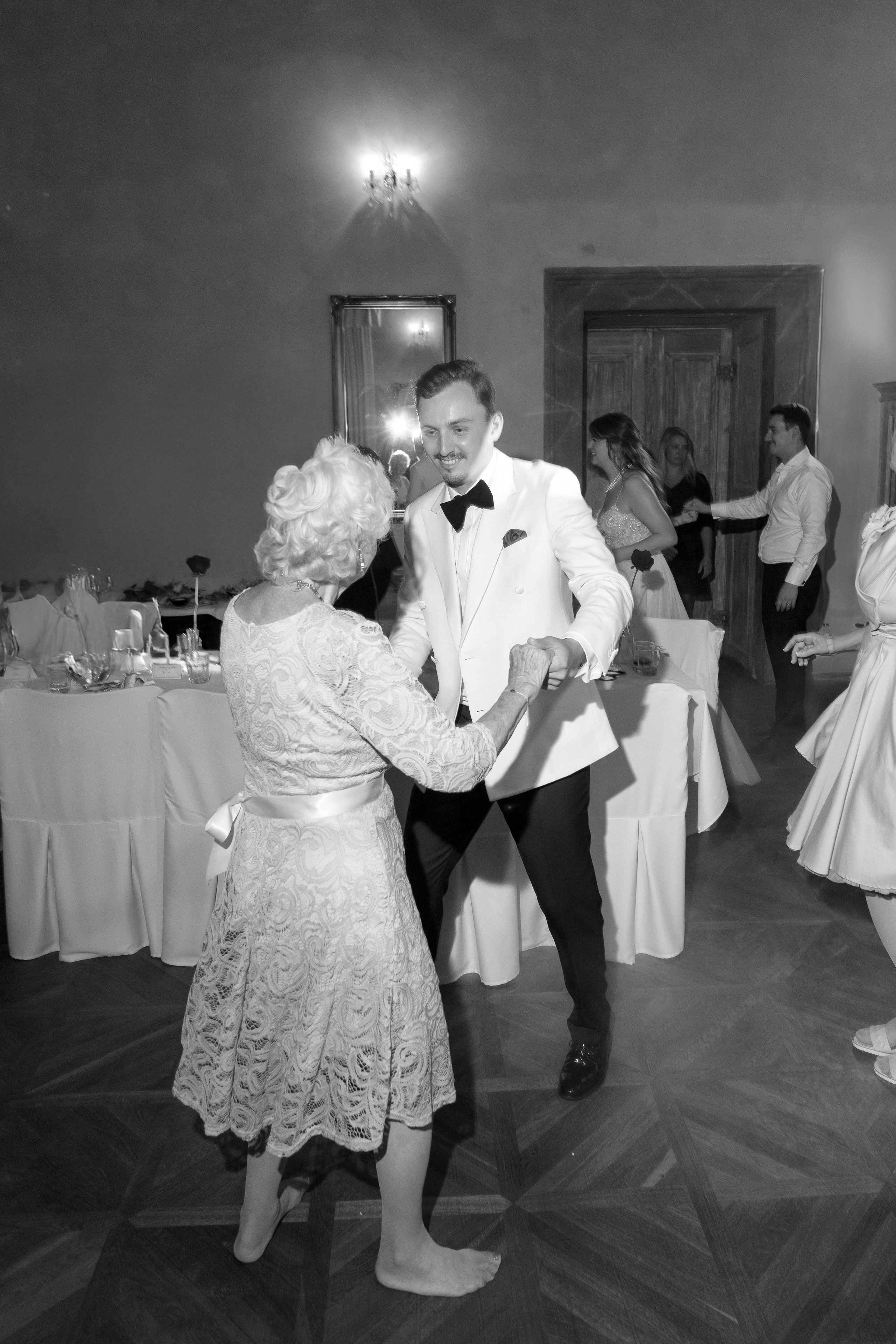 Timeless Elegance: Shanna and Bartosz’s Wedding at Radic Castle. Vitalie Varvarynets — Prague Wedding Photographer