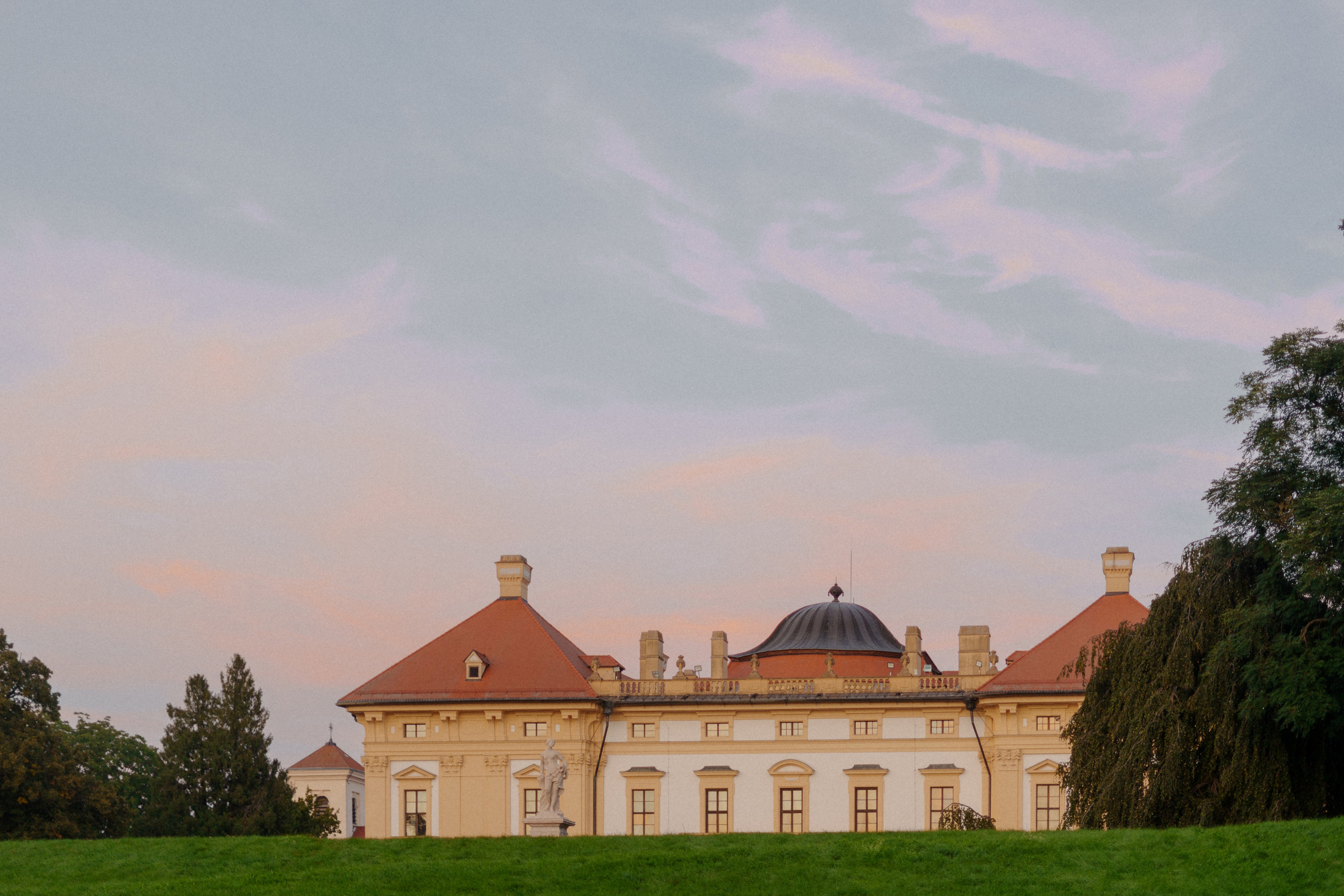 «Romance of Katherine and Maxim: Vienna Empire Captured». Vitalie Varvarynets - Весільний фотограф Прага