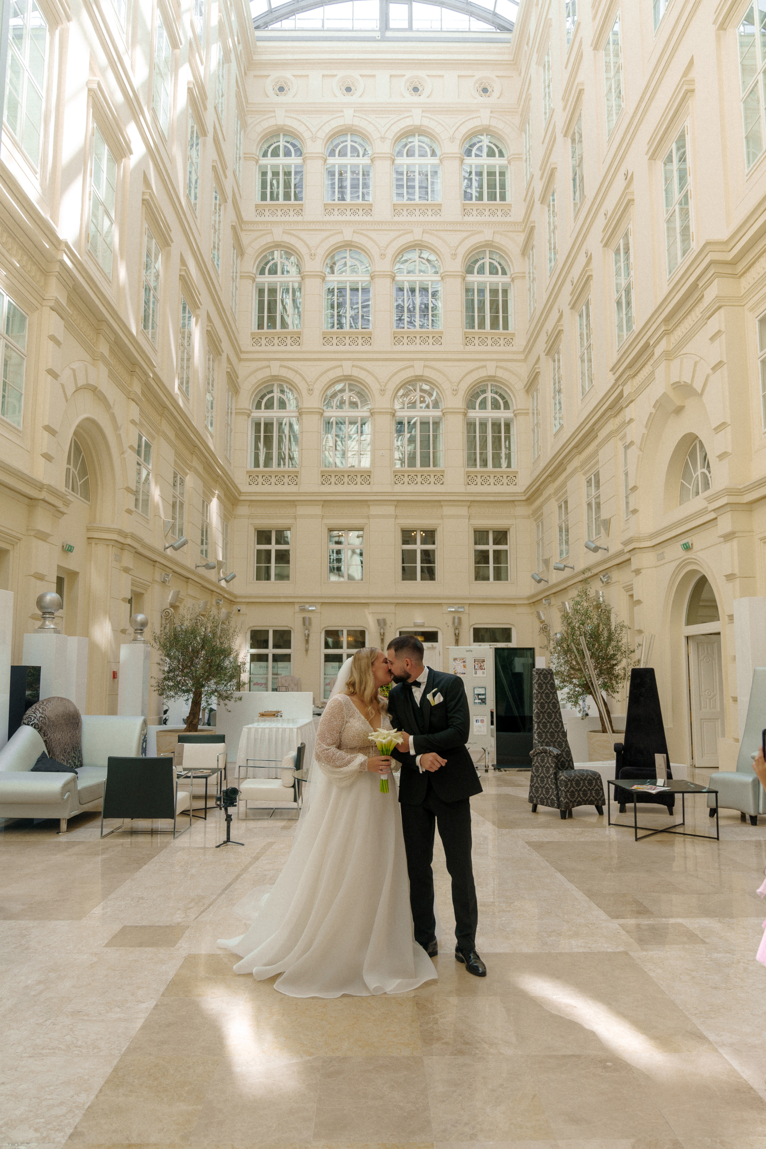 «Romance of Katherine and Maxim: Vienna Empire Captured». Vitalie Varvarynets - Весільний фотограф Прага