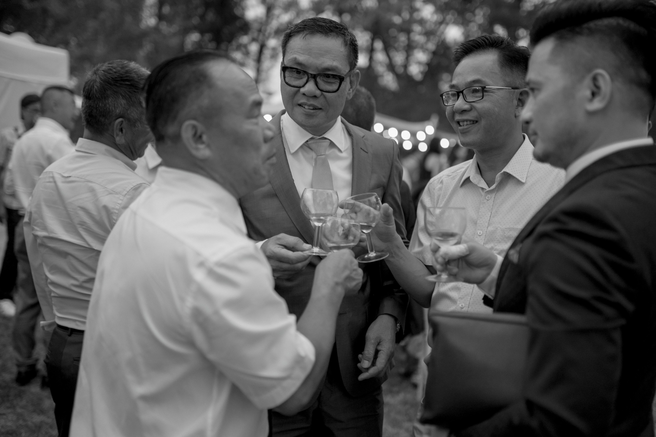 A Grand Asian Wedding at a Historic European Castle. Vitalie Varvarynets - Весільний фотограф Прага