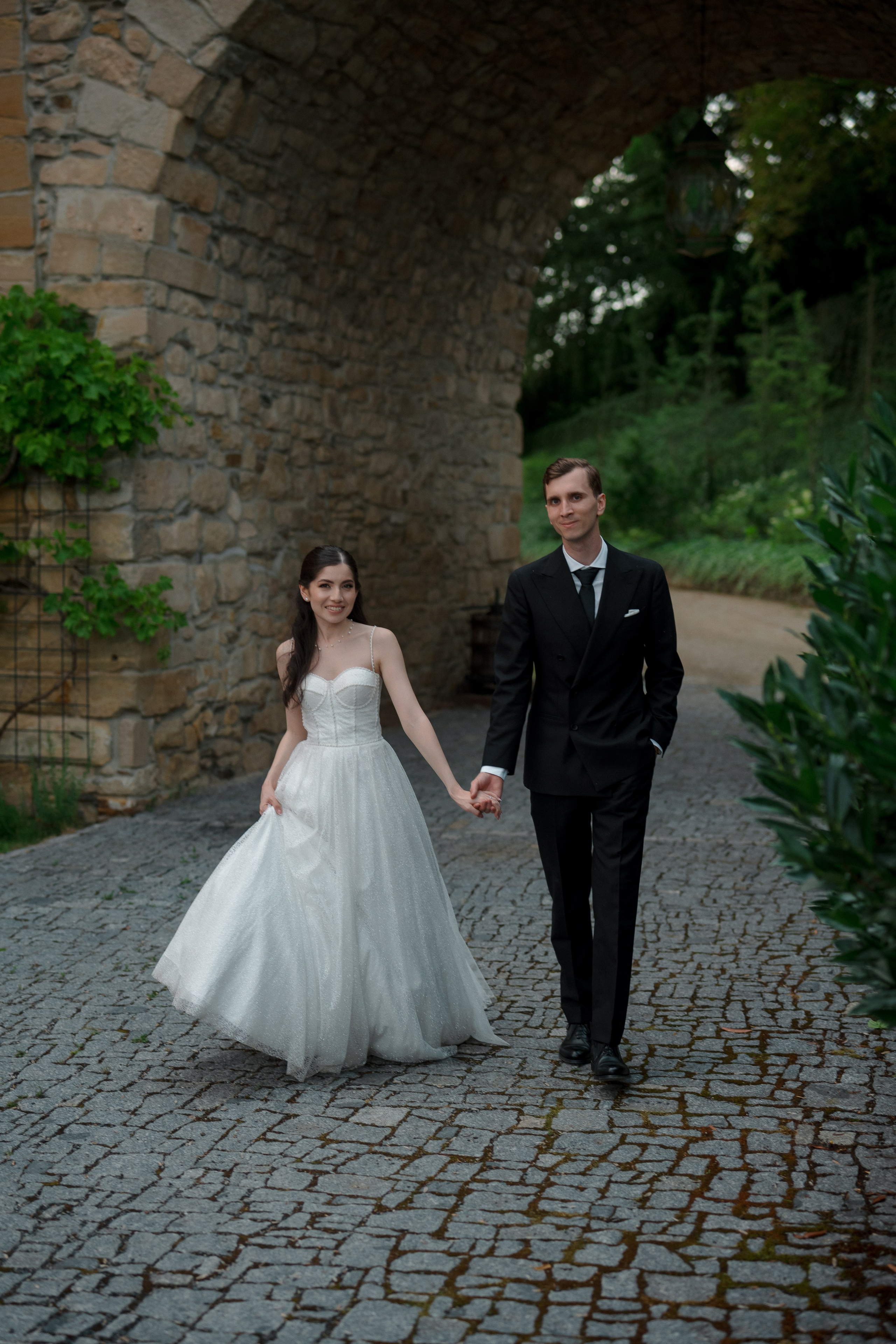 A Romantic Tuscan-Inspired Wedding in Czech Republic. Vitalie Varvarynets - Весільний фотограф Прага