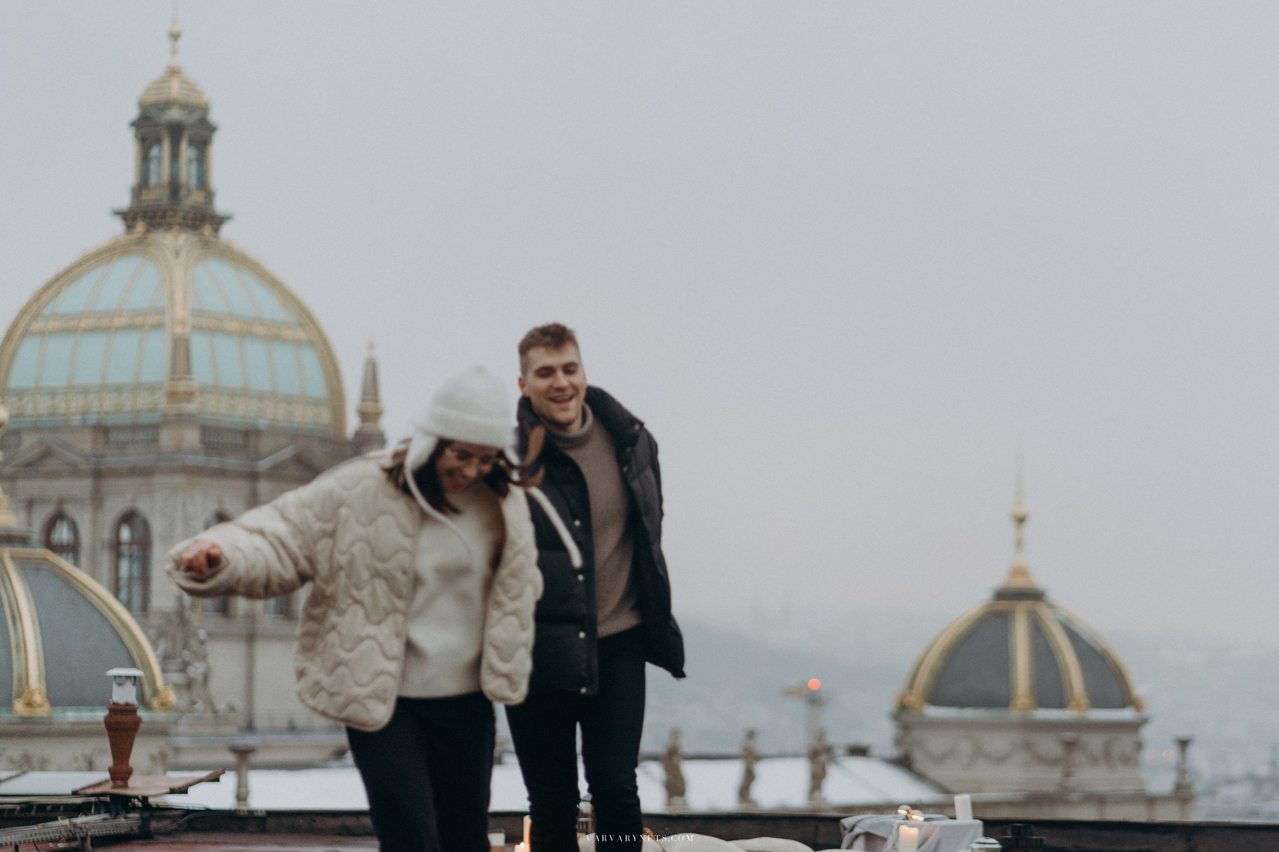 The magical proposal of hand and heart in enchanting Prague. Vitalie Varvarynets - Весільний фотограф Прага