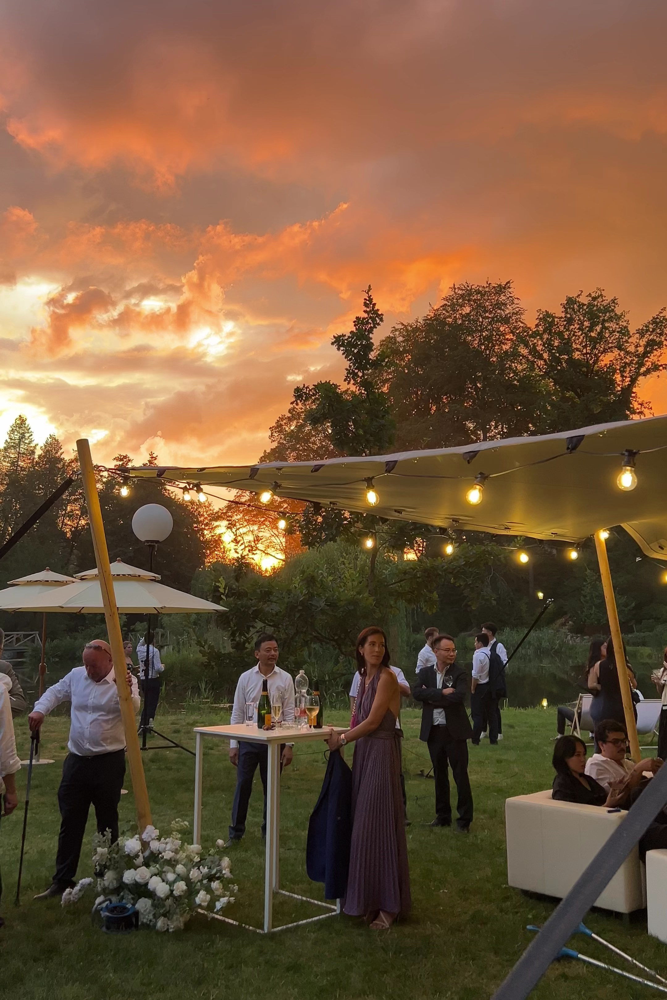 A Grand Asian Wedding at a Historic European Castle. Vitalie Varvarynets - Весільний фотограф Прага