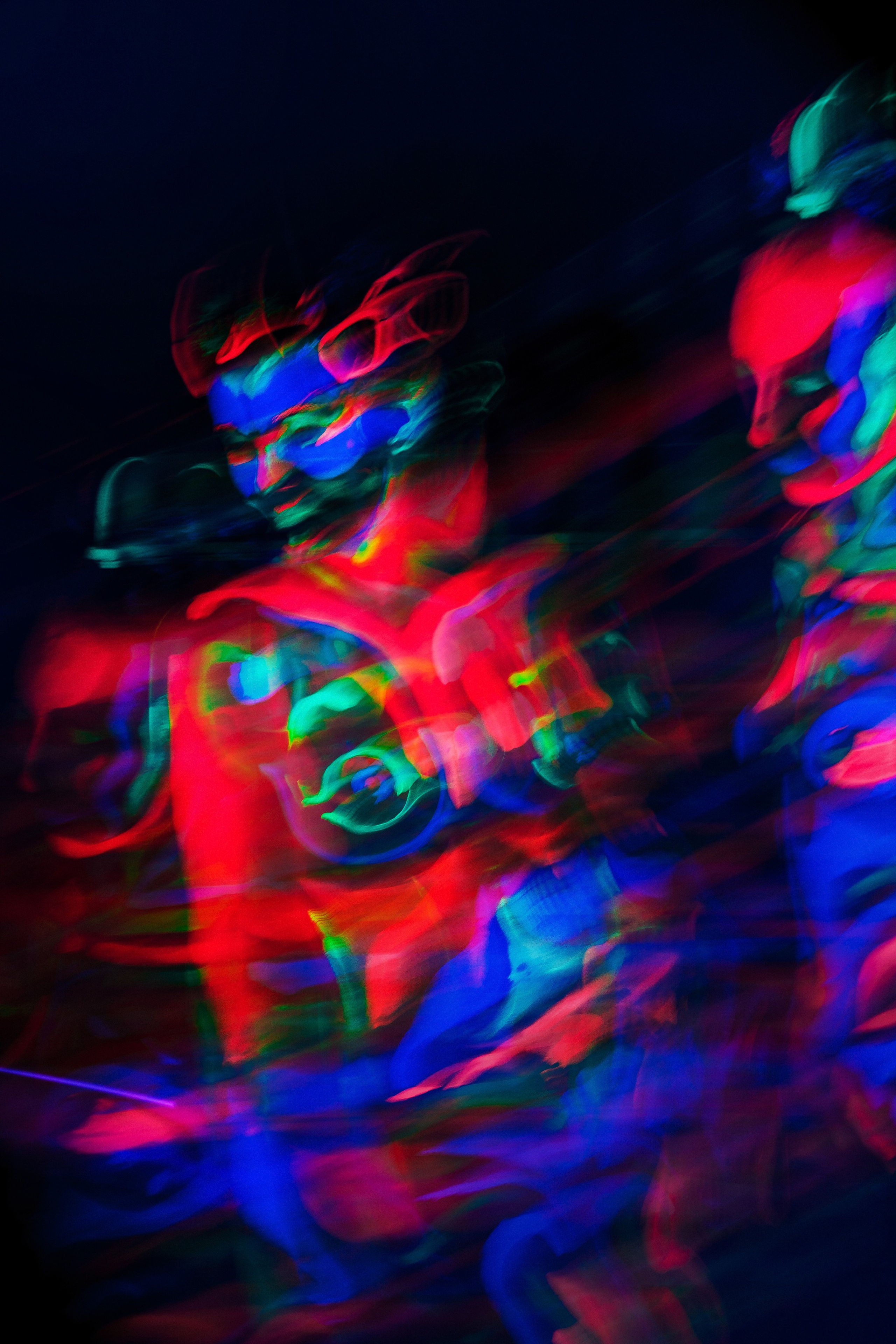 Neon Vibes – креативна неонова фотосесія в Києві. Портретний та репортажний фотограф в Києві Юрій Корнійчук