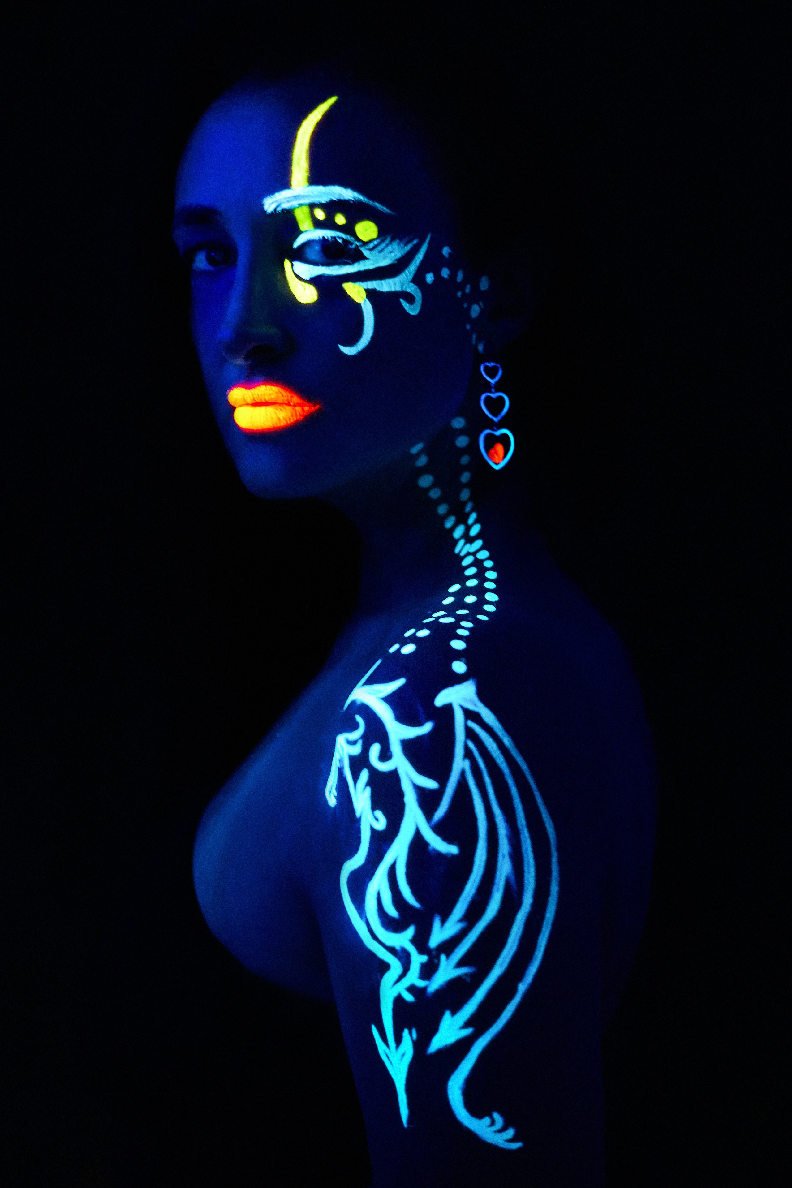 Neon Vibes – креативна неонова фотосесія в Києві. Портретний та репортажний фотограф в Києві Юрій Корнійчук