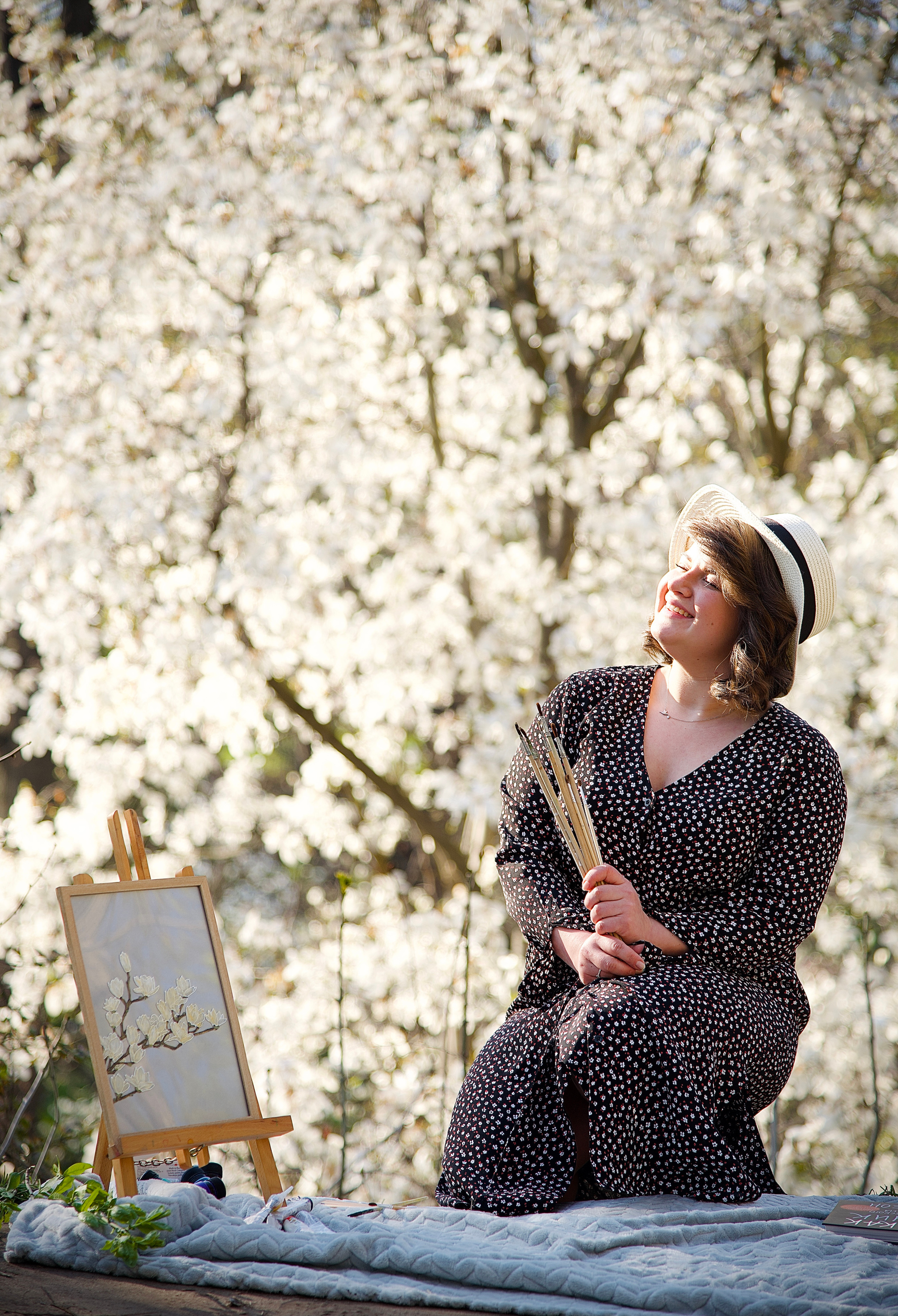 Художниця Альона у весняно-творчому процесі. Fotógrafa Maria Yakymycheva