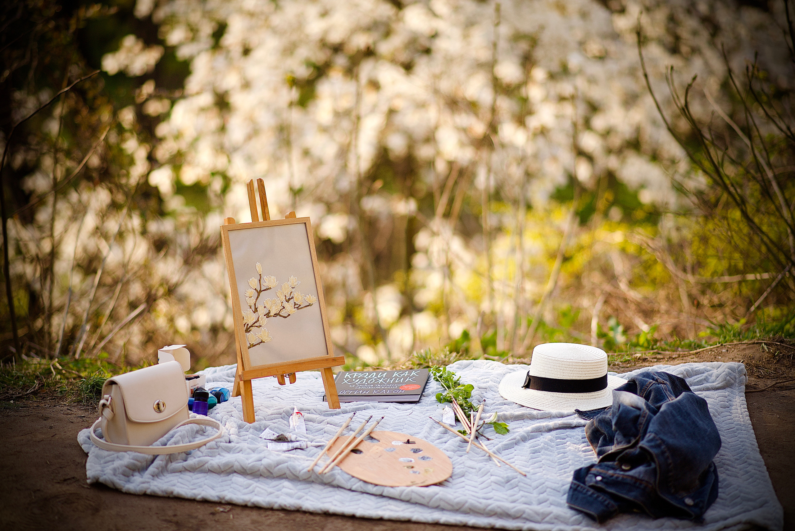 Художниця Альона у весняно-творчому процесі. Fotógrafa Maria Yakymycheva