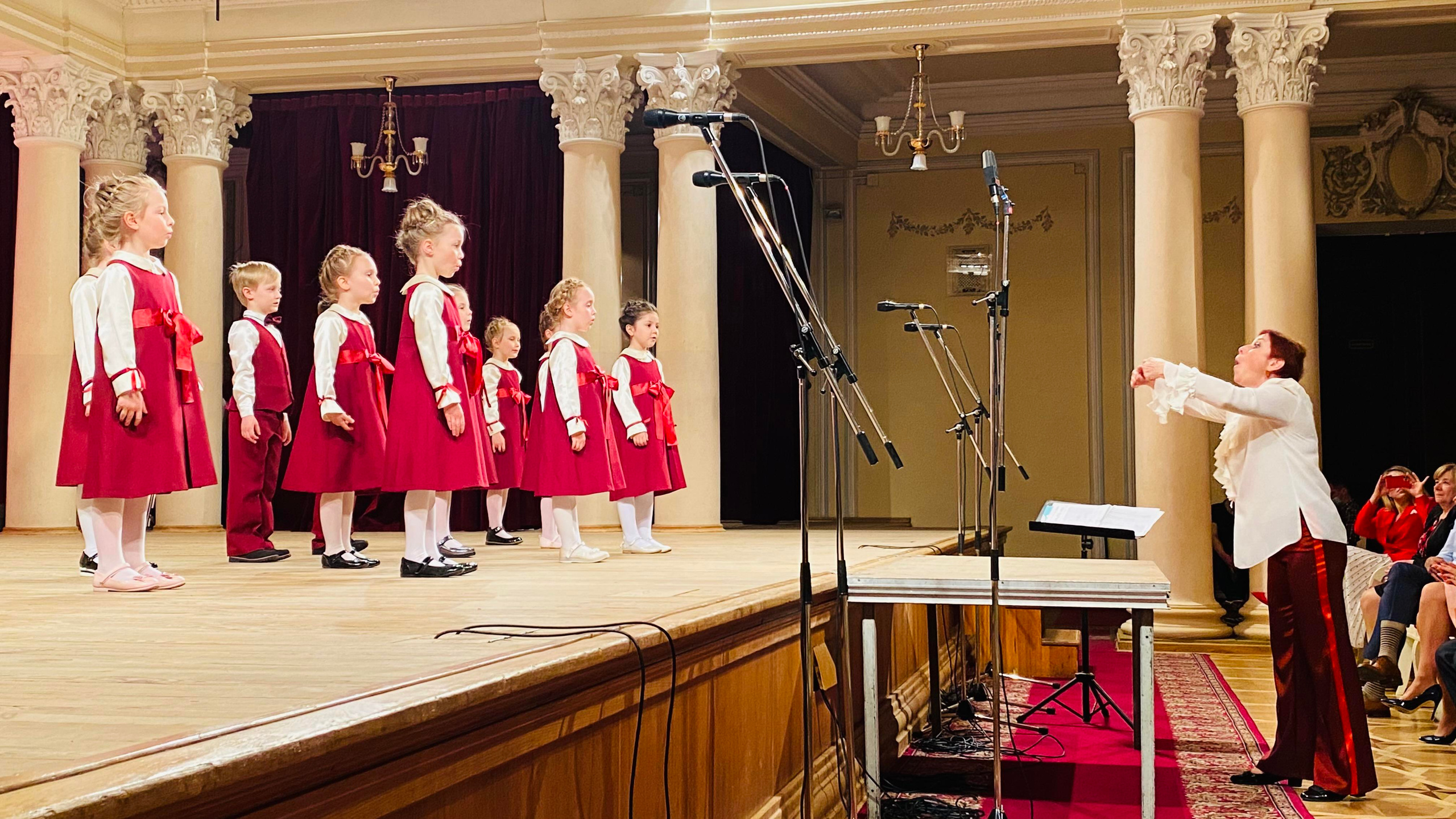 Національна філармонія України. Виступ дитячого хору «Ластівка». Фотограф Марія Якимичева
