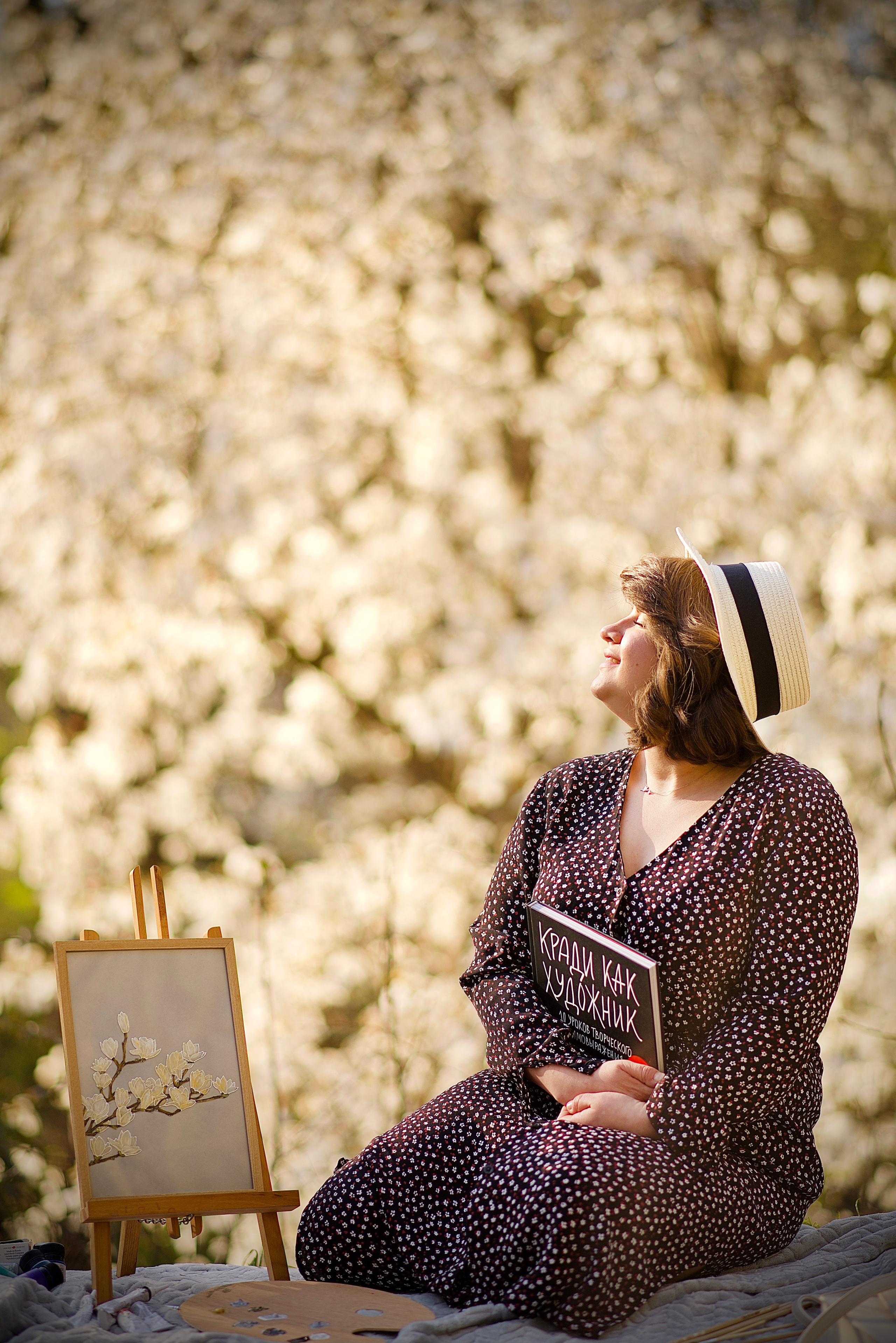 Художниця Альона у весняно-творчому процесі. Fotógrafa Maria Yakymycheva