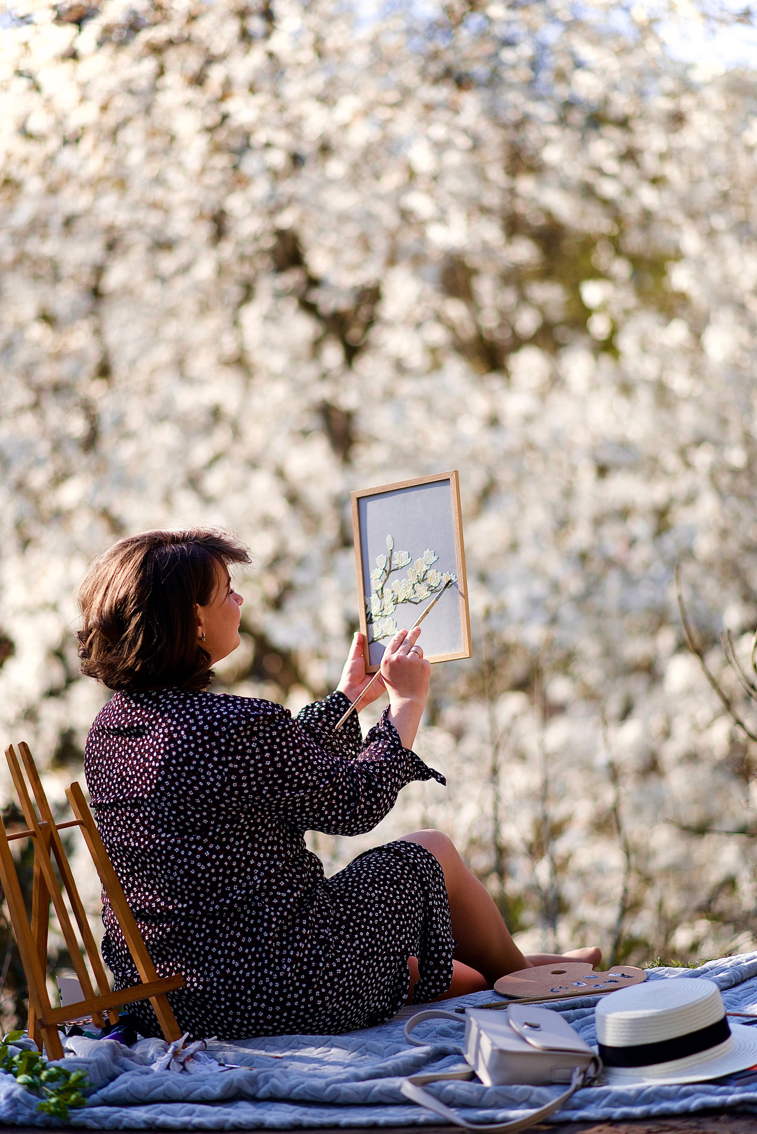 Художниця Альона у весняно-творчому процесі. Fotógrafa Maria Yakymycheva