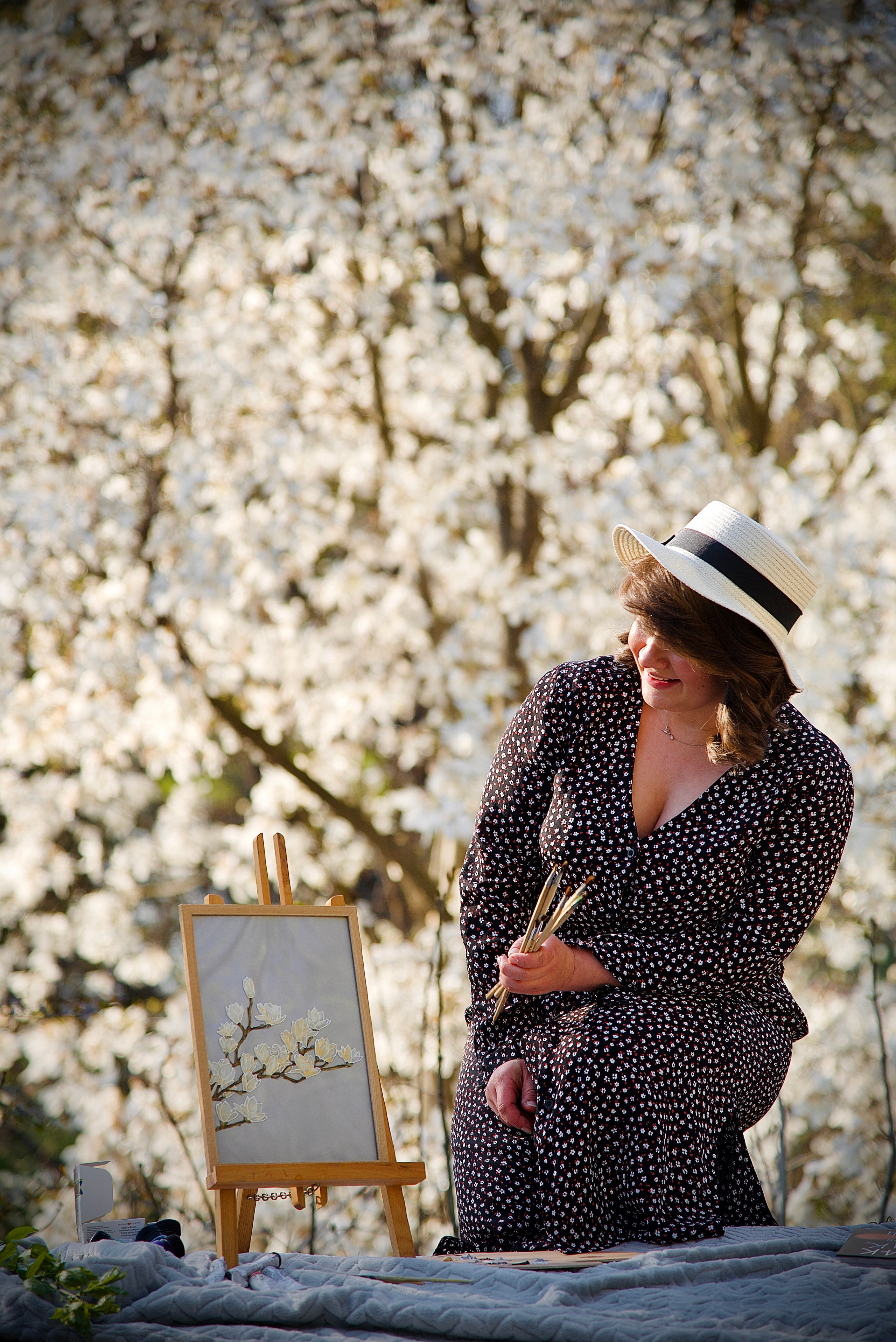 Художниця Альона у весняно-творчому процесі. Fotógrafa Maria Yakymycheva