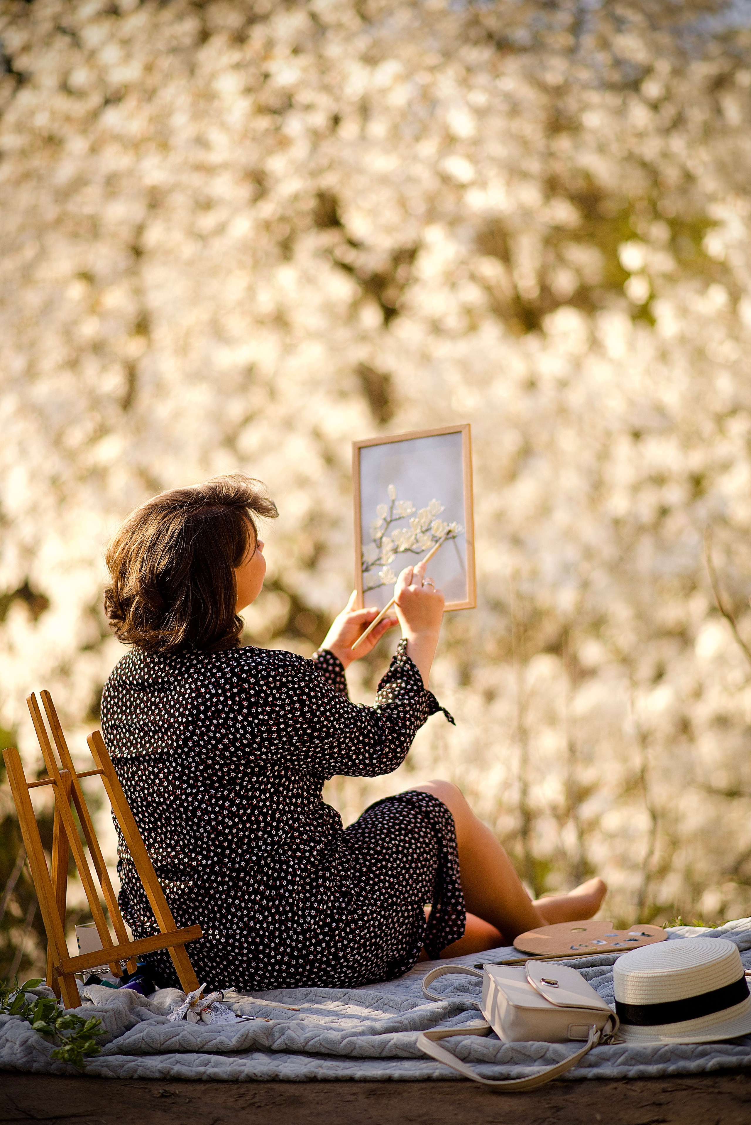 Художниця Альона у весняно-творчому процесі. Fotógrafa Maria Yakymycheva