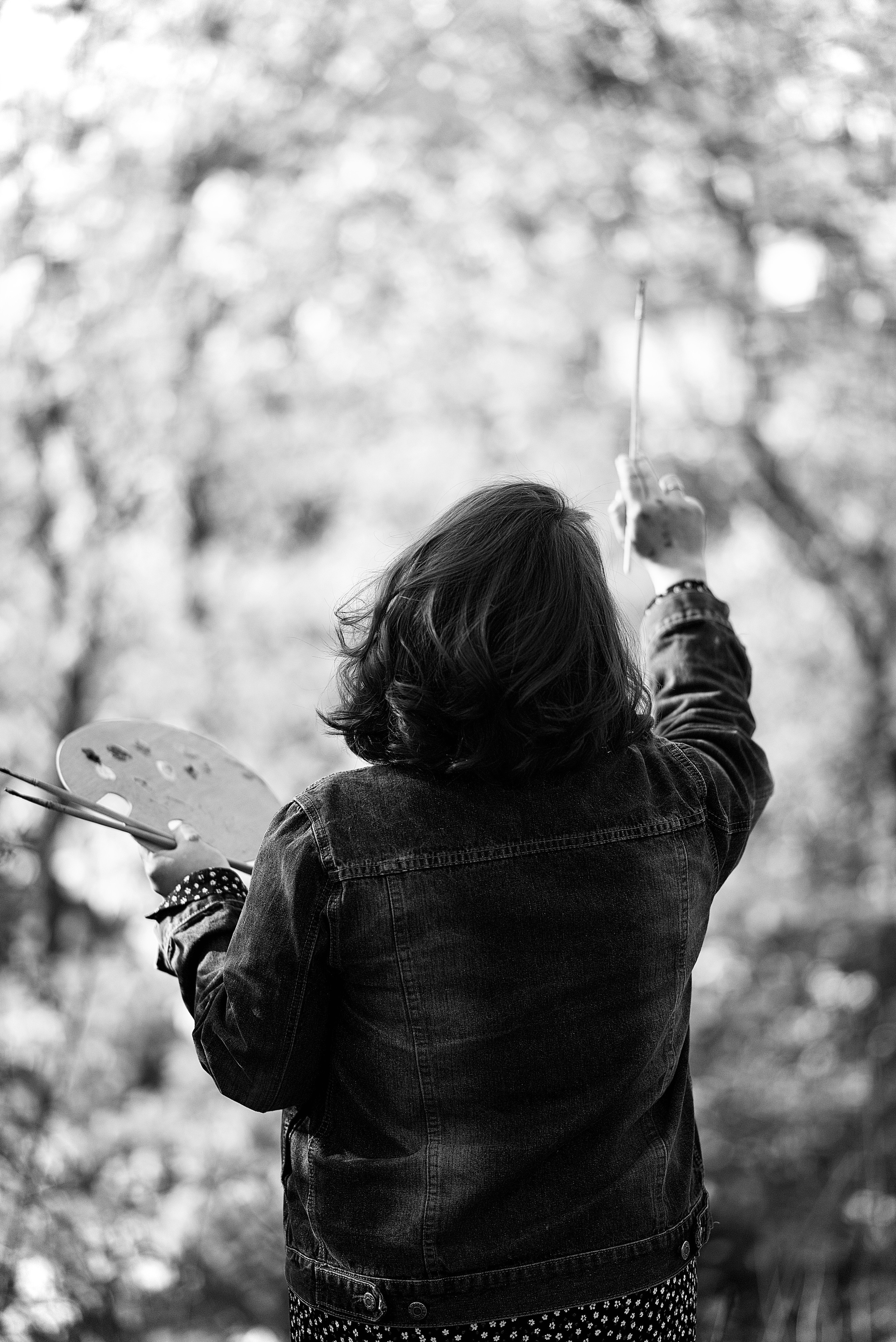 Художниця Альона у весняно-творчому процесі. Fotógrafa Maria Yakymycheva