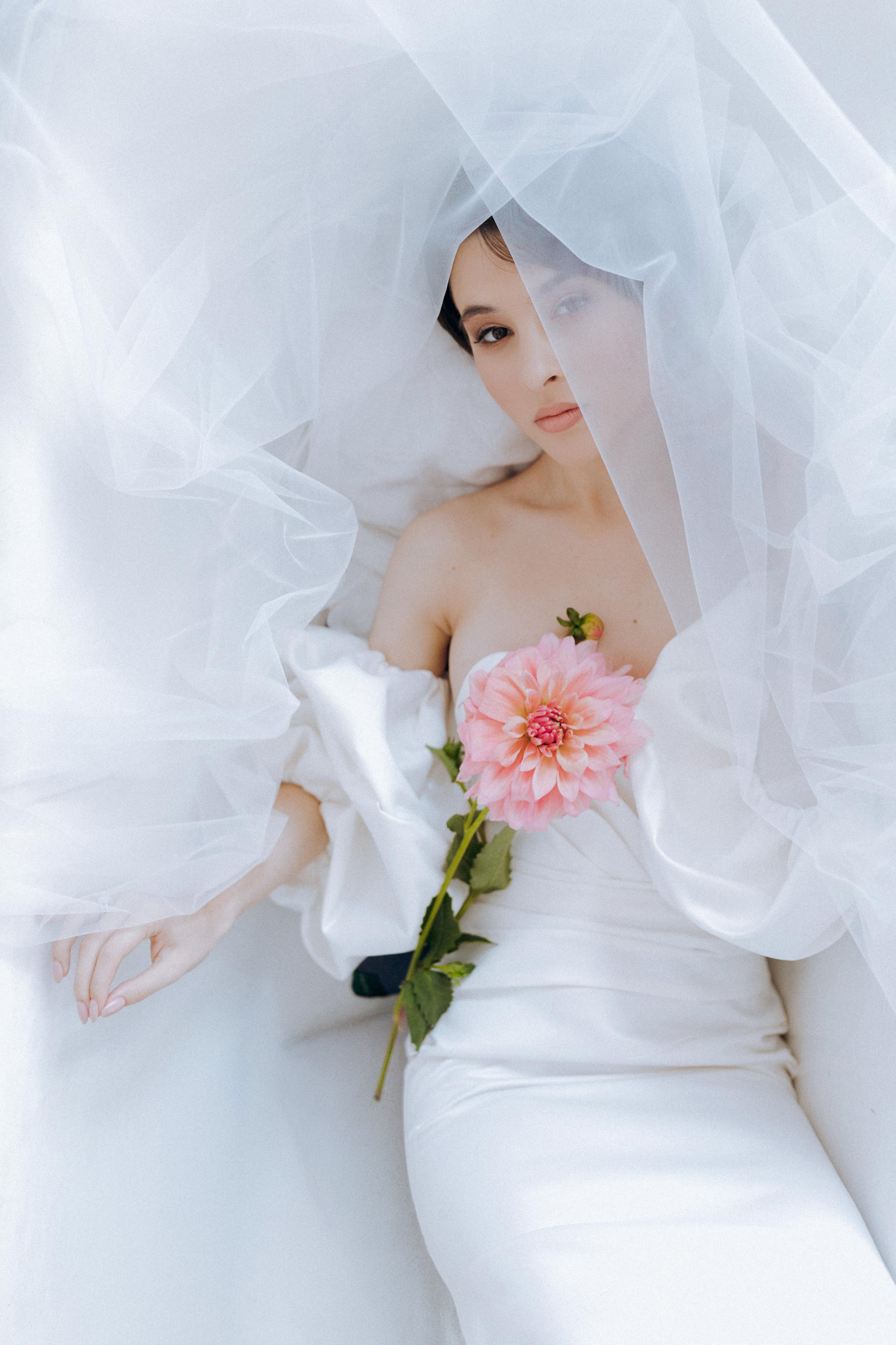 Wedding photographer Elvira Brovdi