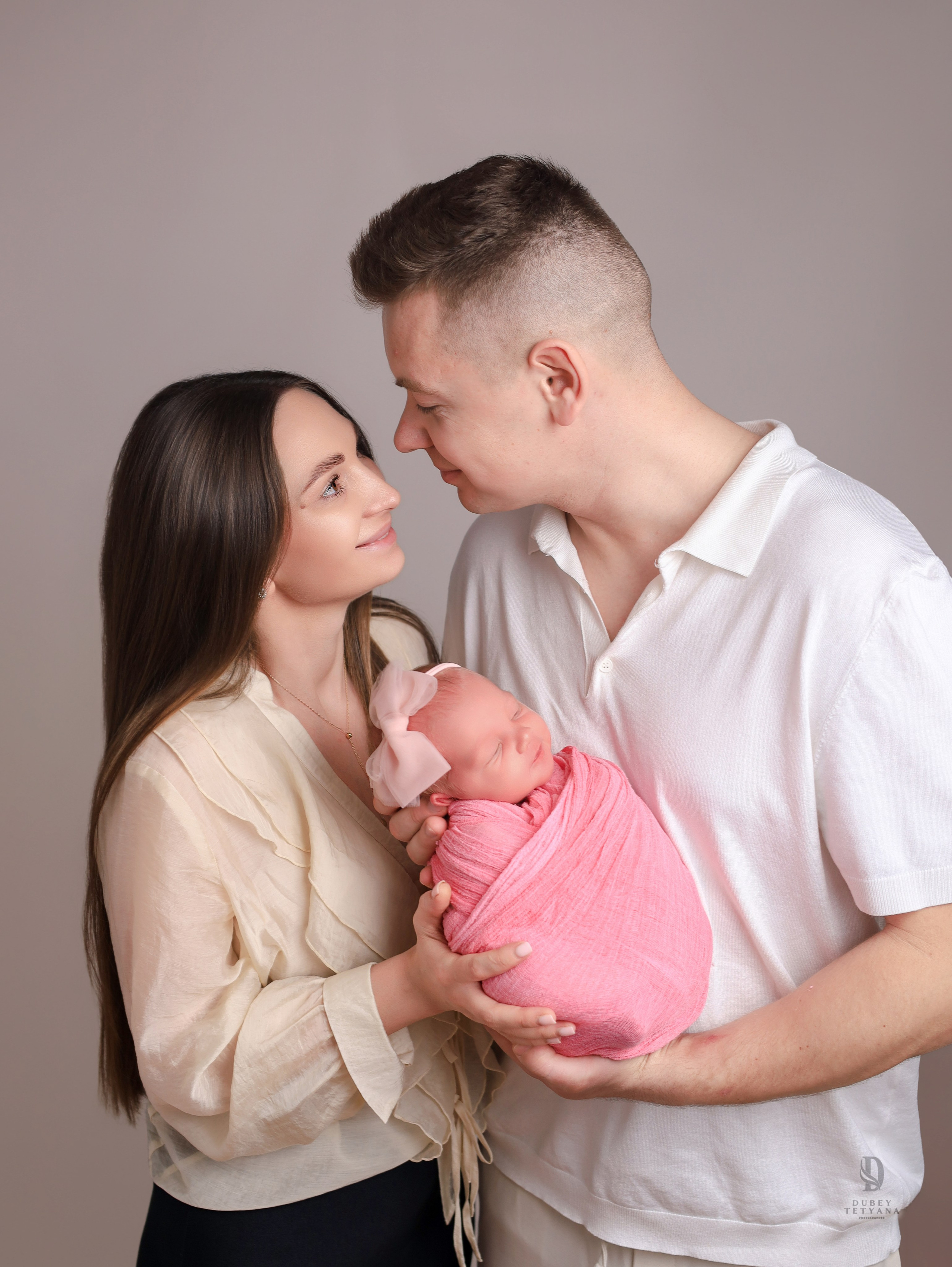 Workshop Praha 23-24.05. NEWBORN + PREGNANCY. Fotografka miminek a těhotenství v Praze a celé ČR