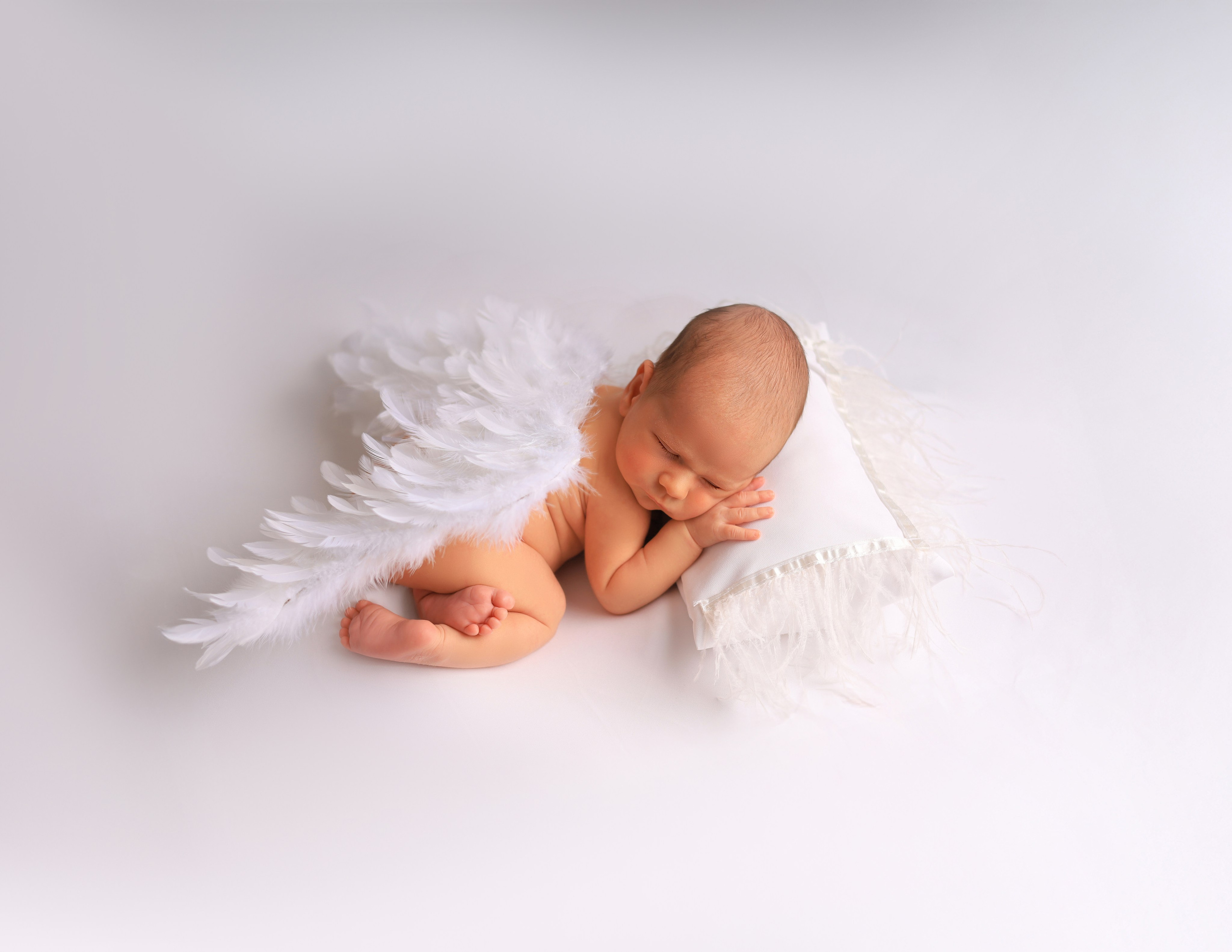 PRO NEWBORN ACADEMY. Fotografka miminek a těhotenství v Praze a celé ČR