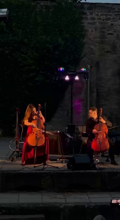 Acoustic & LED Cello Show GrandCelliDuo