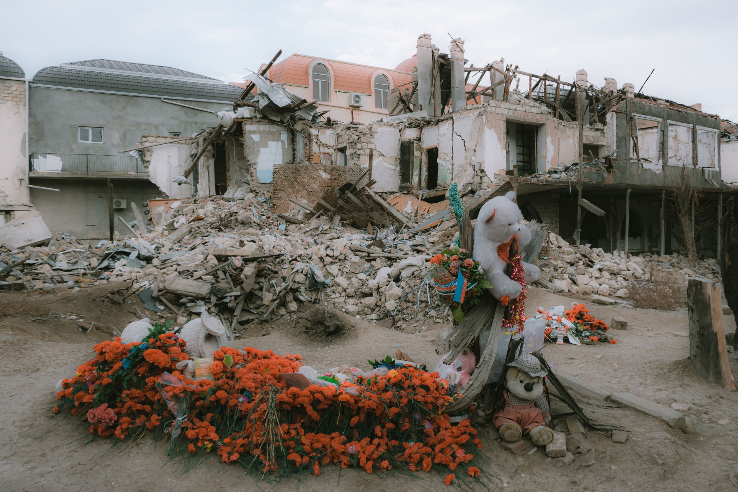 Traces of War