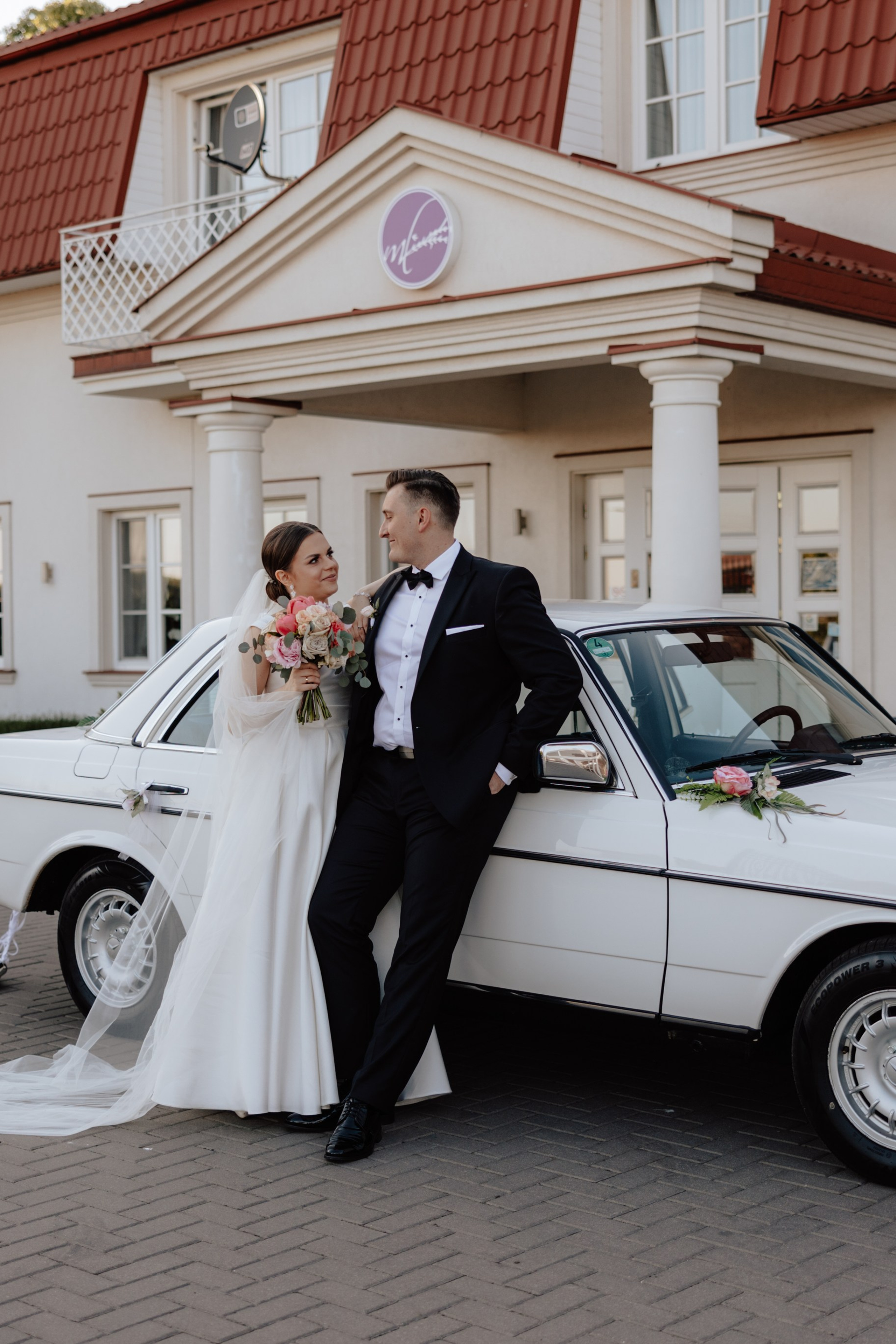 Rzym – pełen historii, ciepła i włoskiego temperamentu – stał się tłem dla wyjątkowej historii Klaudii i Michała 🤎. Fotograf Siedlce