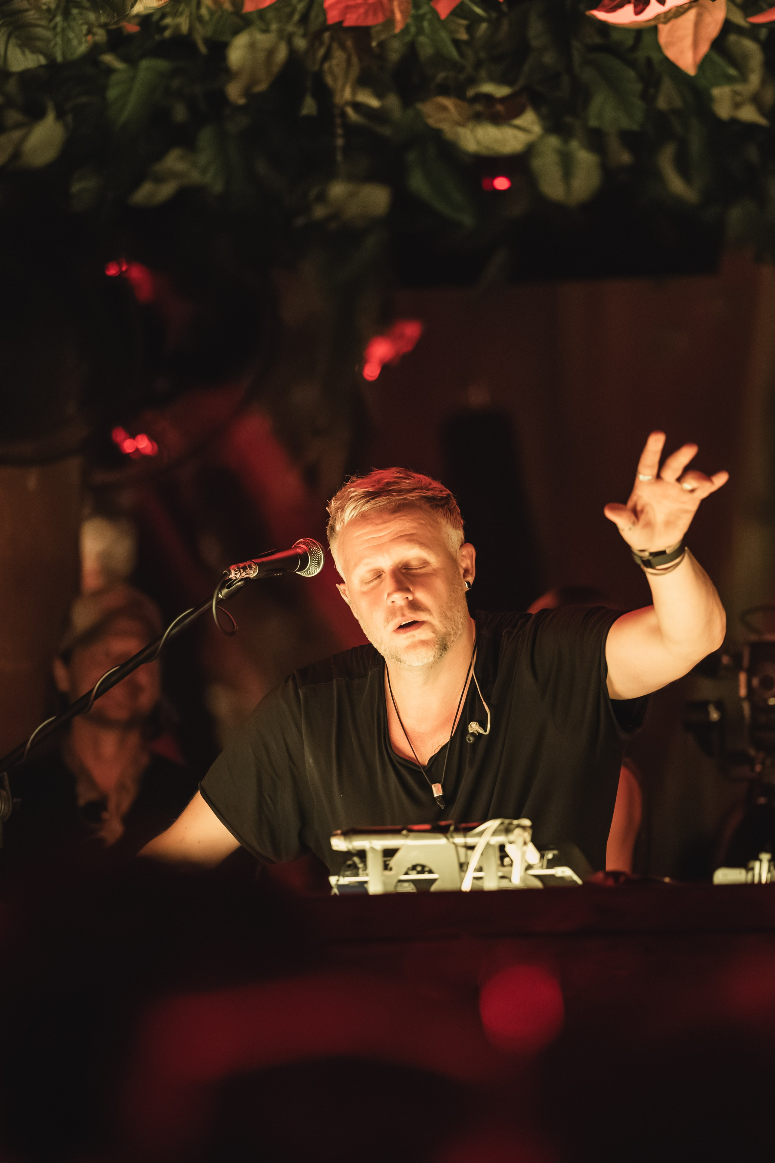 Jan Blomqvist, Damian Lazarus, Ame DJ performance in Savaya, Bali. Коммьюнити фотограф, Москва, Сергей Зворыгин