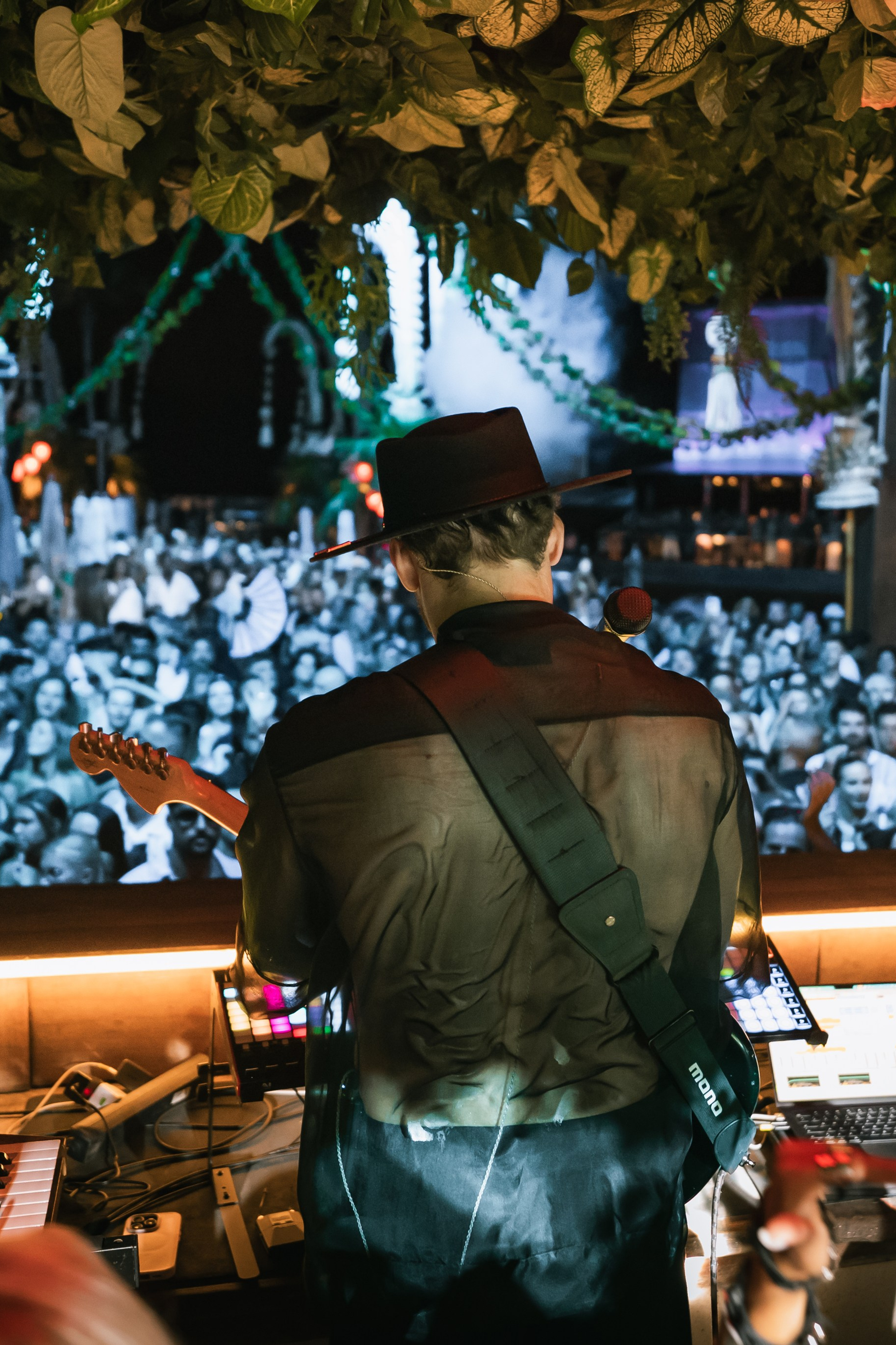 Monolink, electronic music producer performance in Savaya, Bali. Коммьюнити фотограф, Москва, Сергей Зворыгин