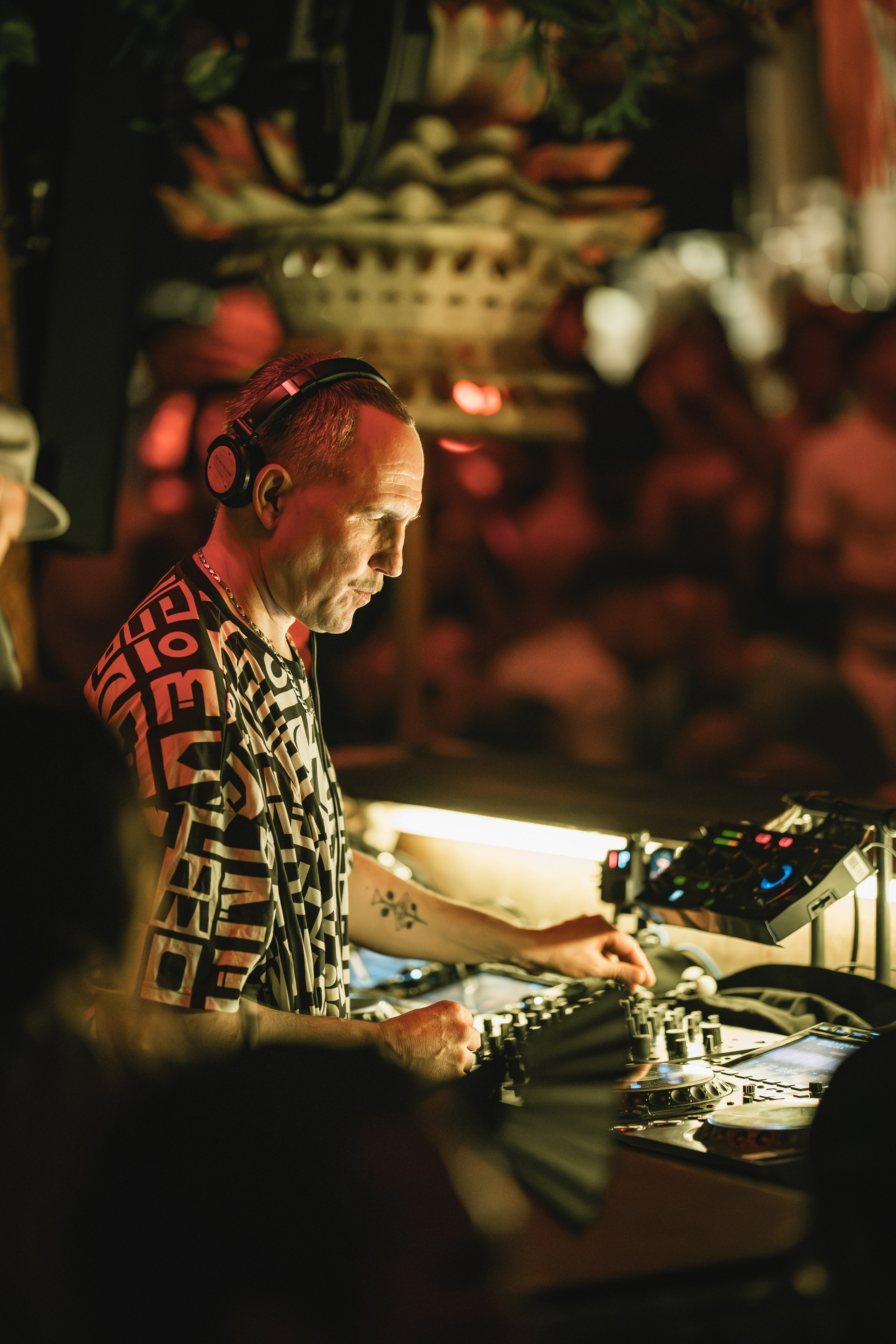 Jan Blomqvist, Damian Lazarus, Ame DJ performance in Savaya, Bali. Коммьюнити фотограф, Москва, Сергей Зворыгин
