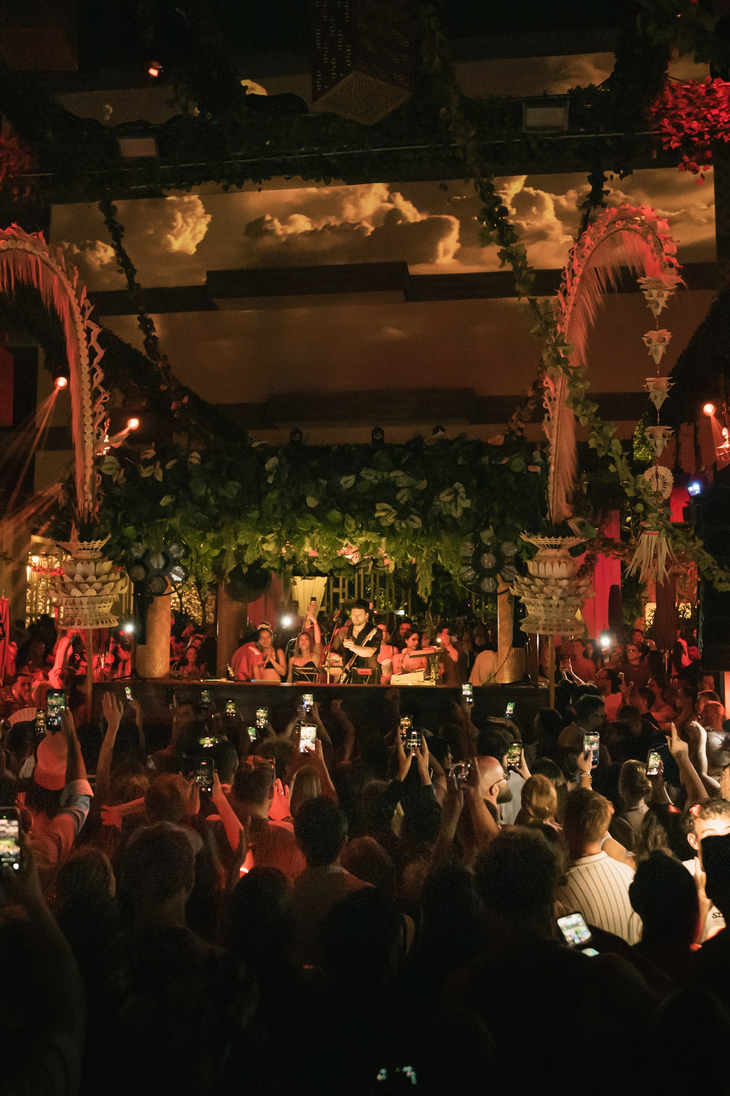 Monolink, electronic music producer performance in Savaya, Bali. Коммьюнити фотограф, Москва, Сергей Зворыгин
