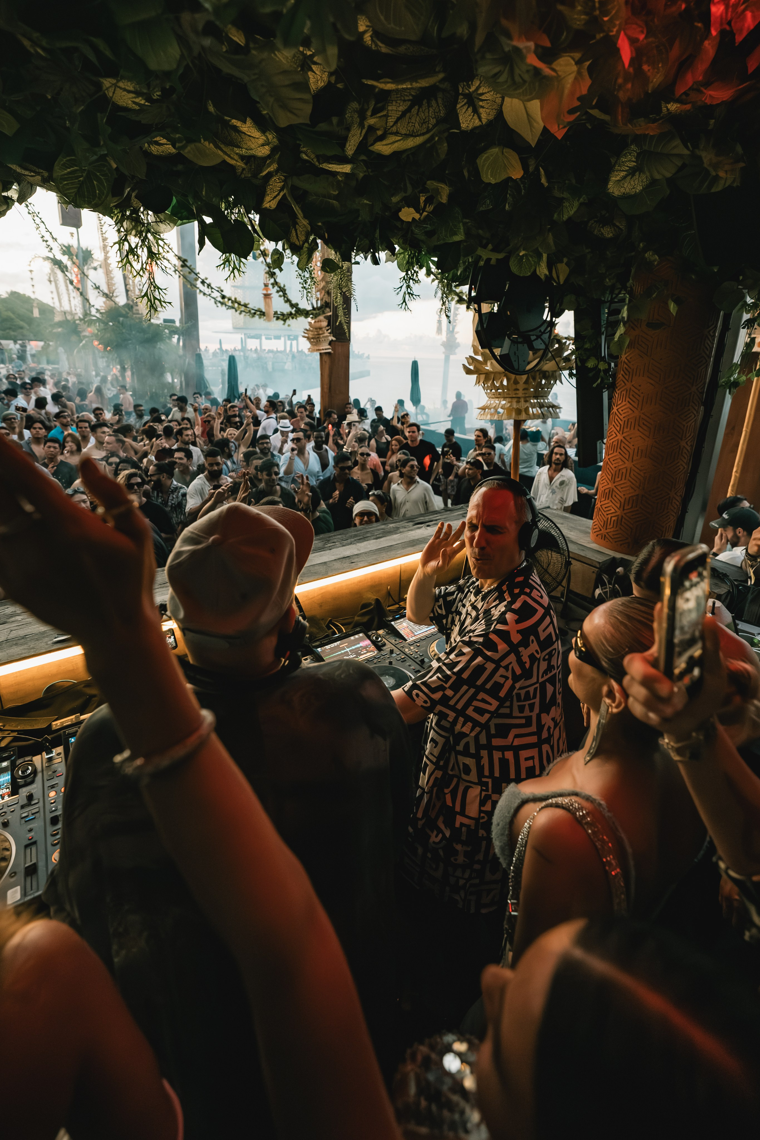 Jan Blomqvist, Damian Lazarus, Ame DJ performance in Savaya, Bali. Коммьюнити фотограф, Москва, Сергей Зворыгин