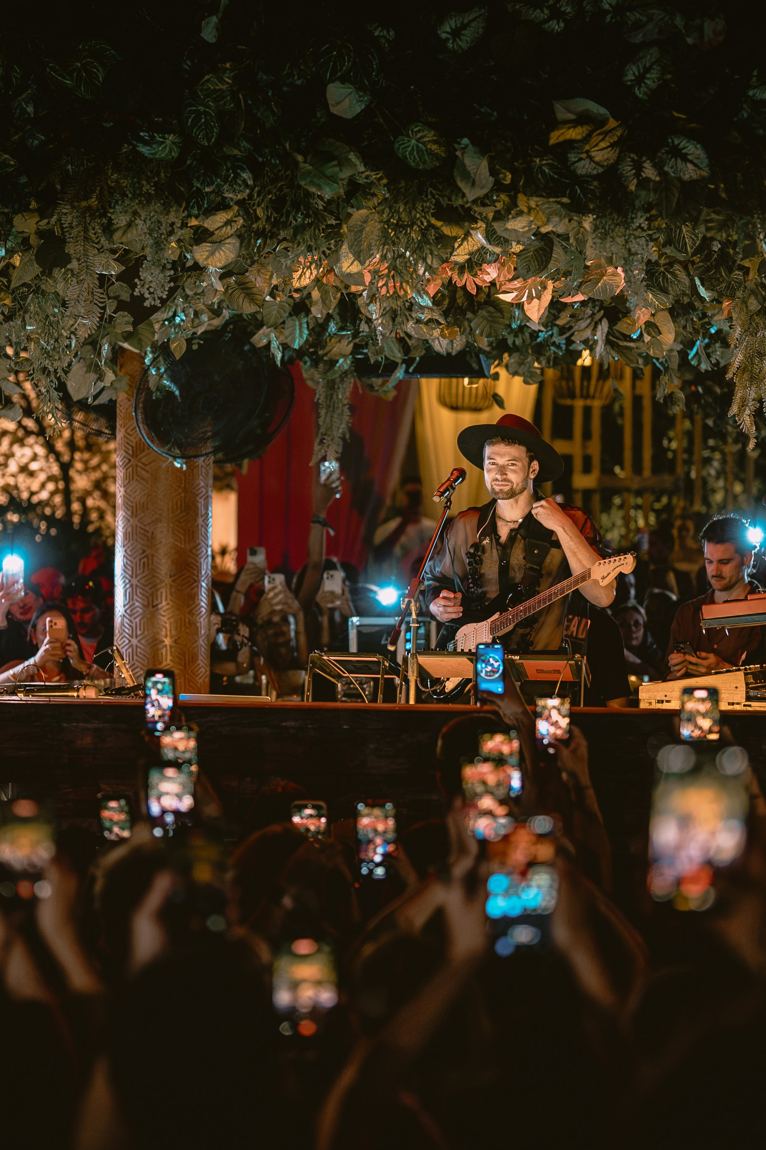 Monolink, electronic music producer performance in Savaya, Bali. Коммьюнити фотограф, Москва, Сергей Зворыгин