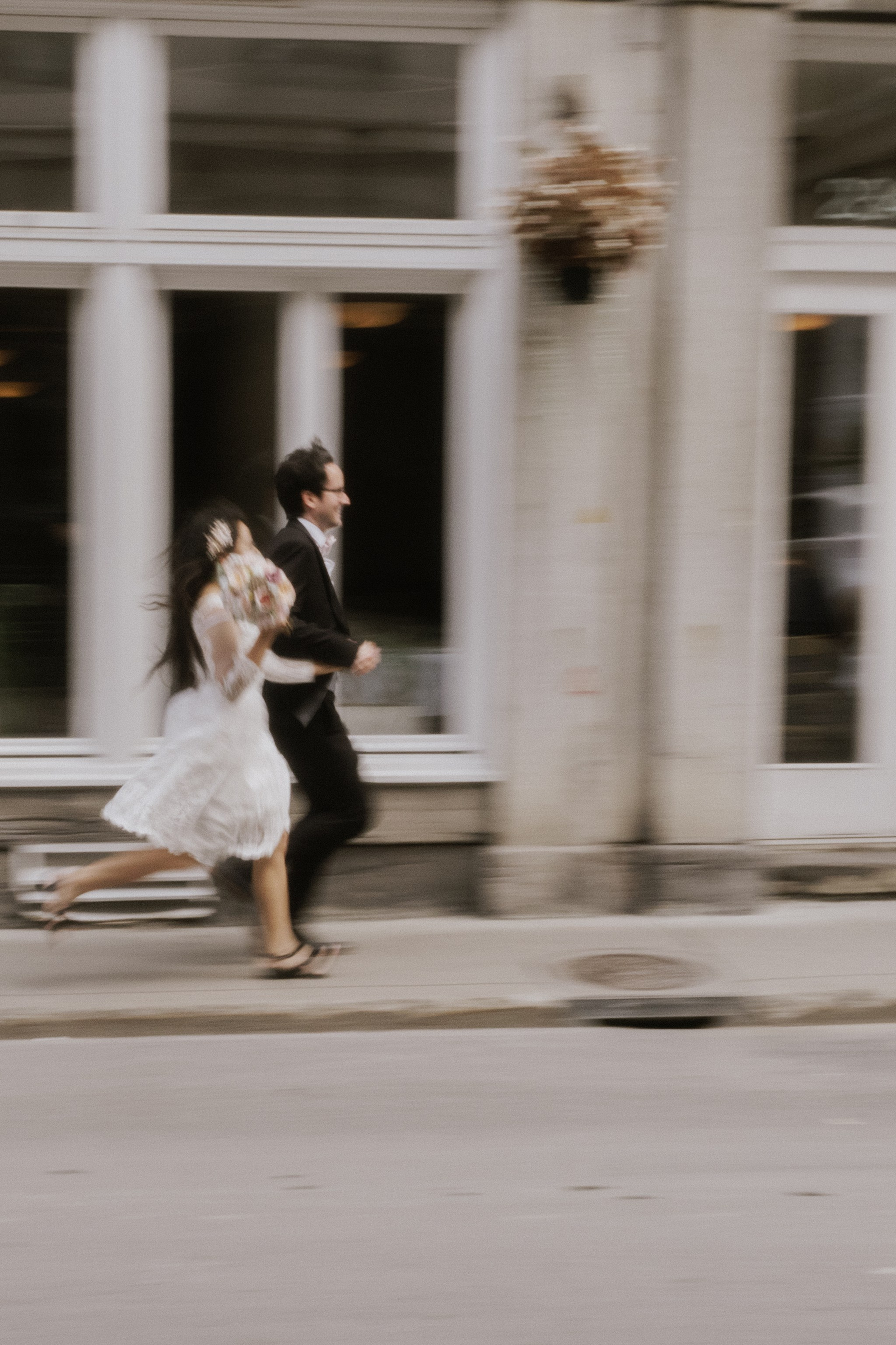 First Look. Montreal Wedding Photographer — Muriel Oe Photo
