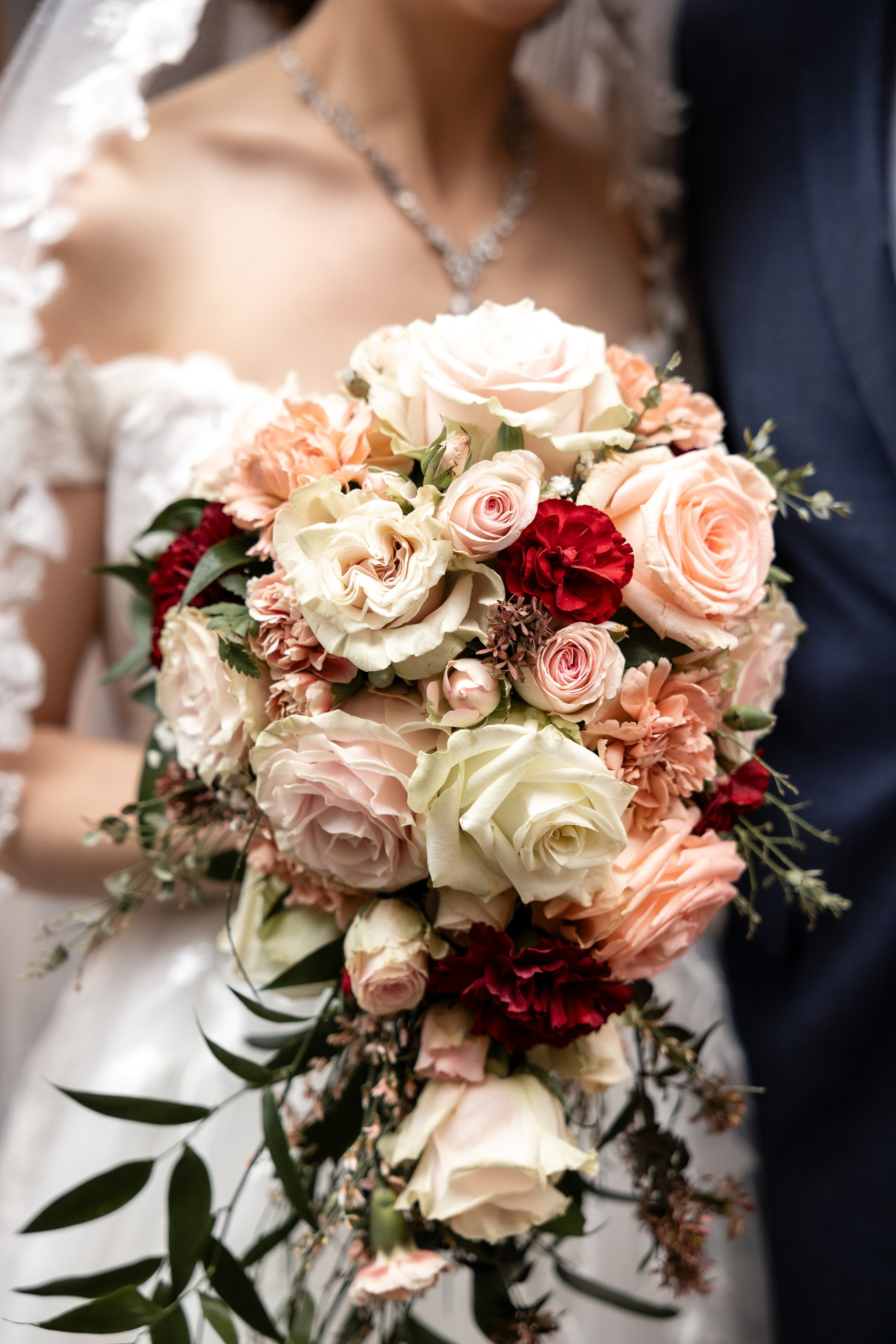 Séance photo de mariage intimiste à Toulouse pour Anna et Juliene. Eugénie Smirnova — photographe à Toulouse et dans le sud-ouest de la France