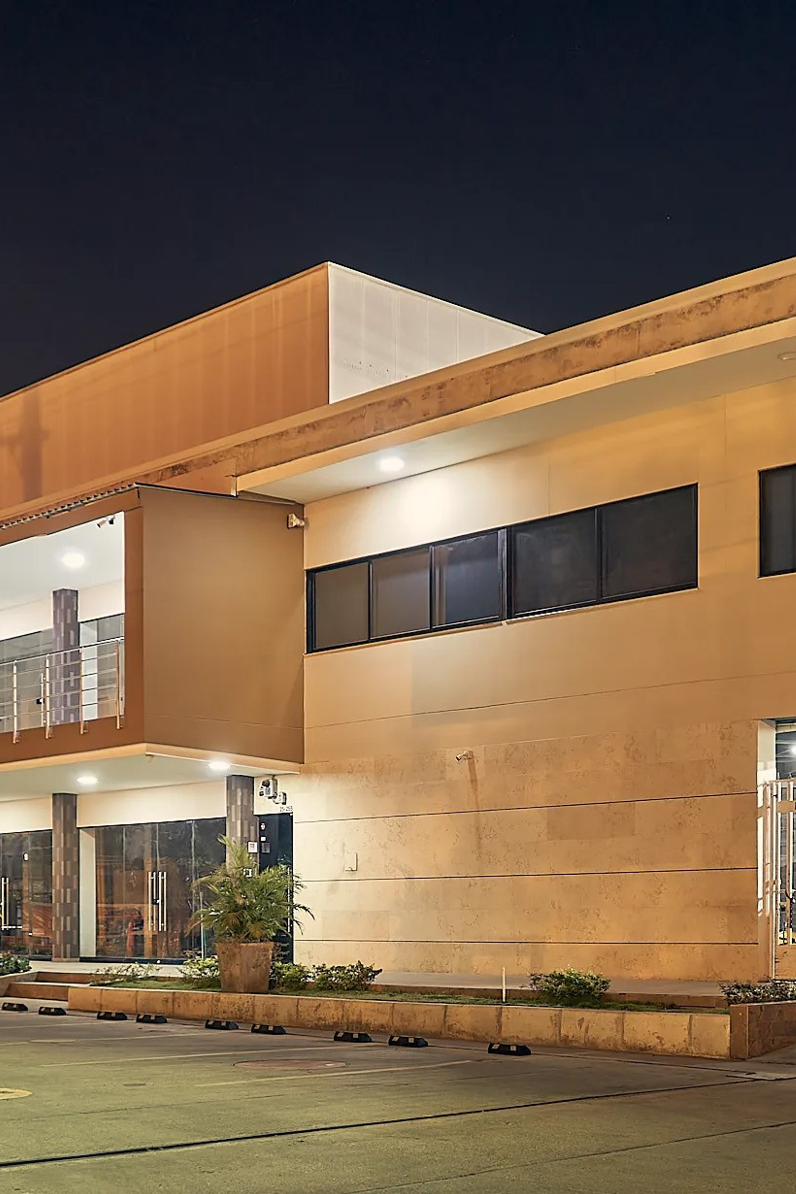 Mall Comercial El Bosque