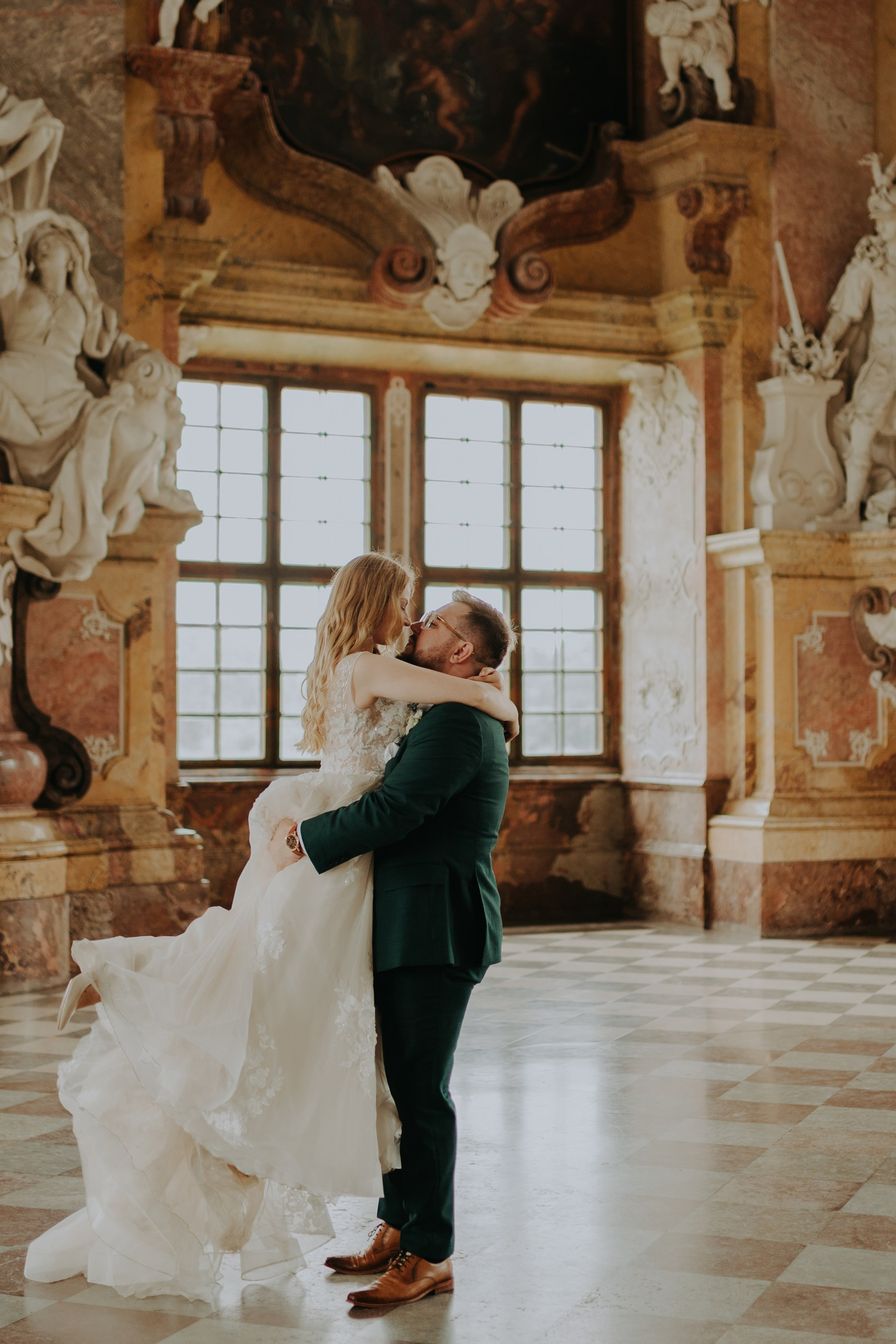 Plener ślubny Adrianny i Pawła - Góra Zborów. Karkowskafoto - fotografia miłości