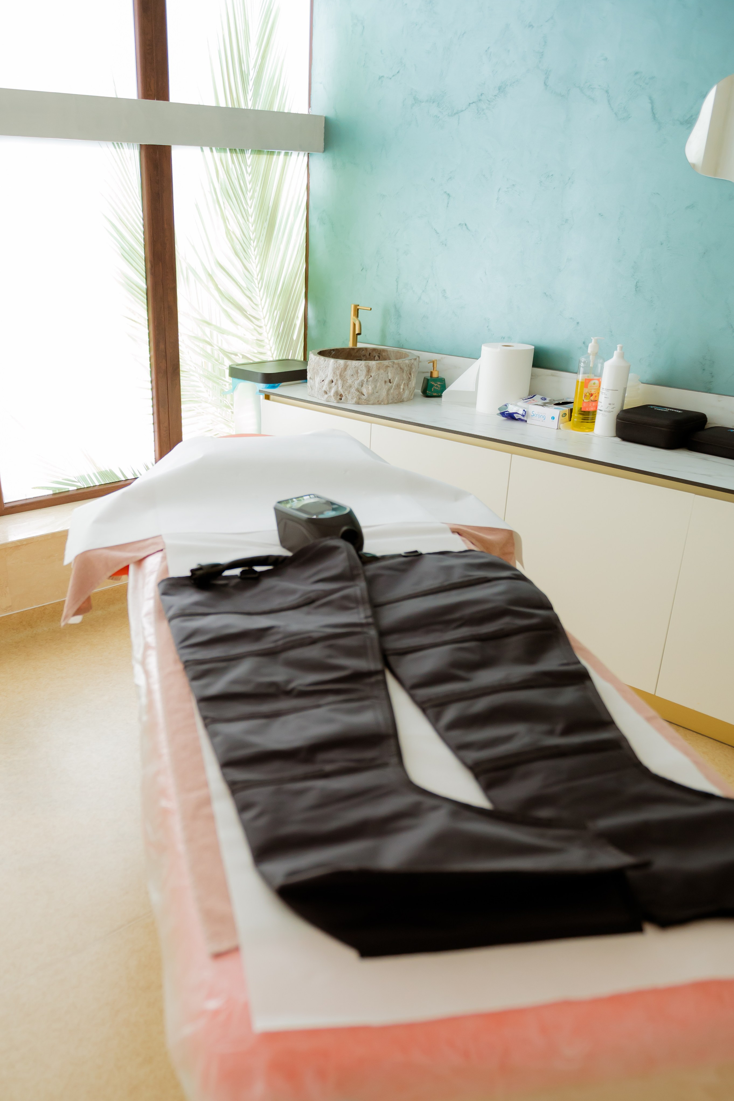 Terapii. Newsportevents- Recuperare & Relaxare, Kinetoterapie, Masaj, Refacere, Stretching, Osteopatie, Recuperare, Tecar