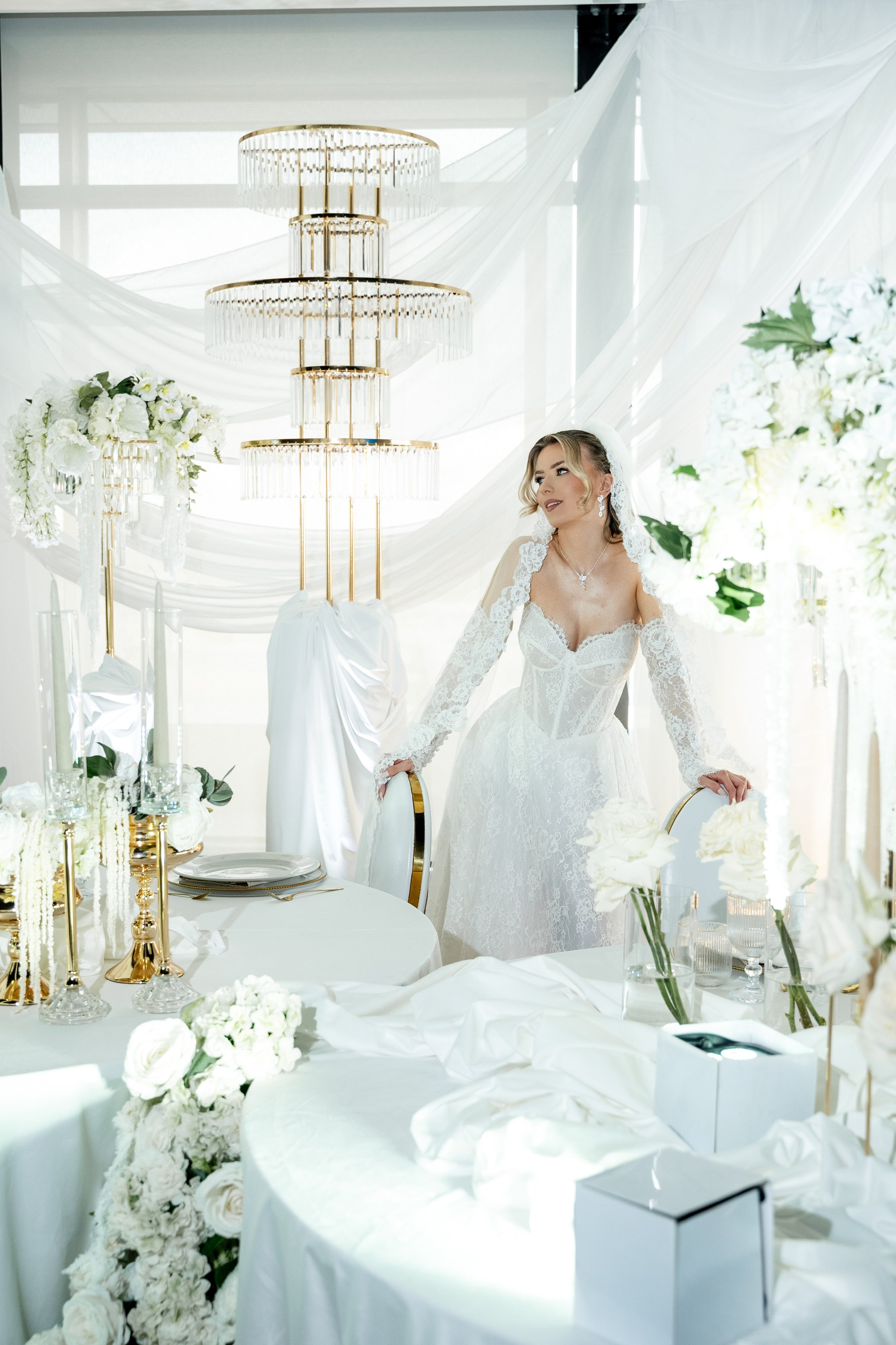 Christmas Wedding Photoshoot in Wroclaw: Examples, Ideas. SL Wedding Photo — Editorial, Elegant & Timeless Wedding Photography in Poland and Across Europe