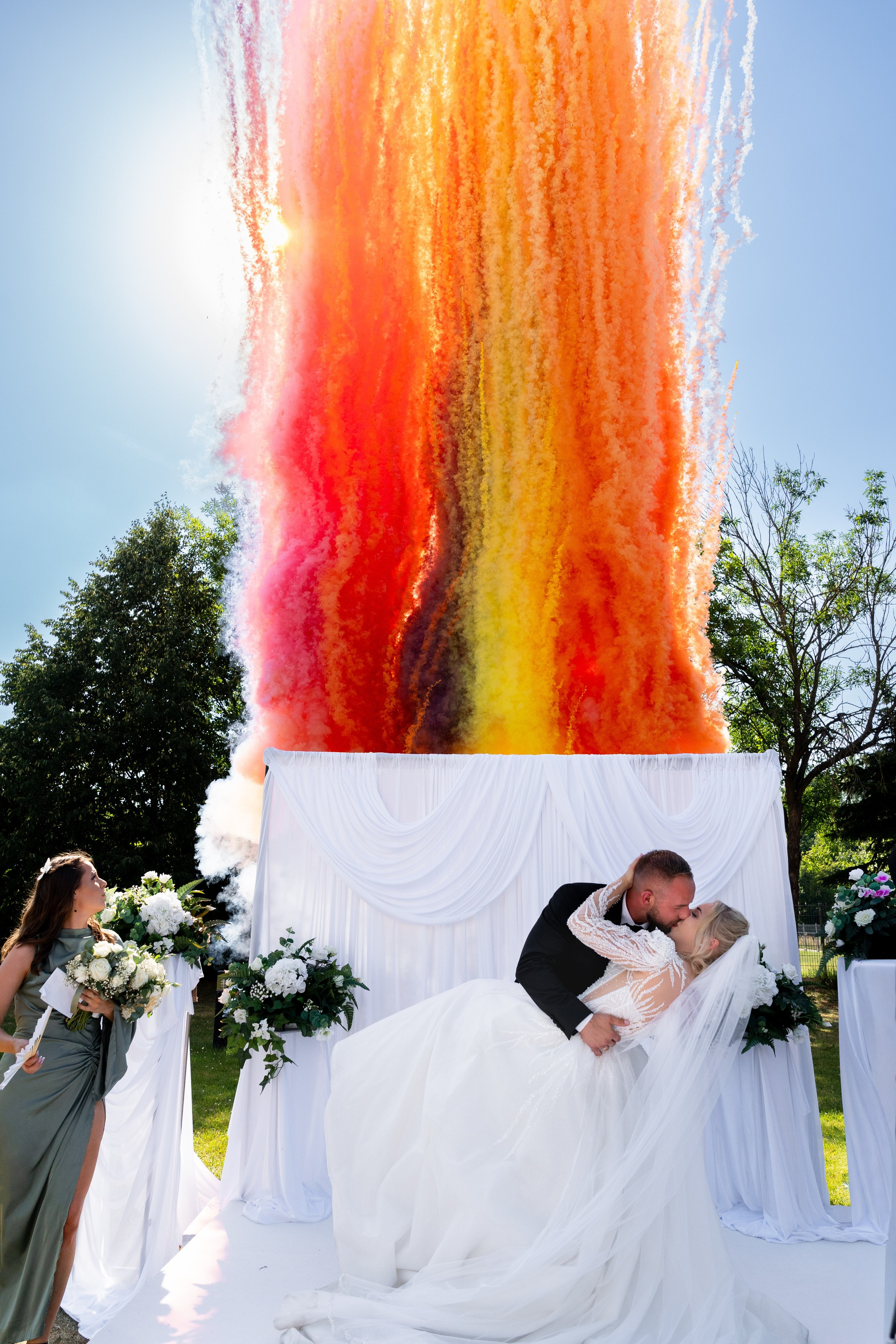 Jak zatrudnić fotografa ślubnego w Europie: poradnik dla par z USA. SL Wedding Photo: ponadczasowa fotografia ślubna | Wrocław & Europa