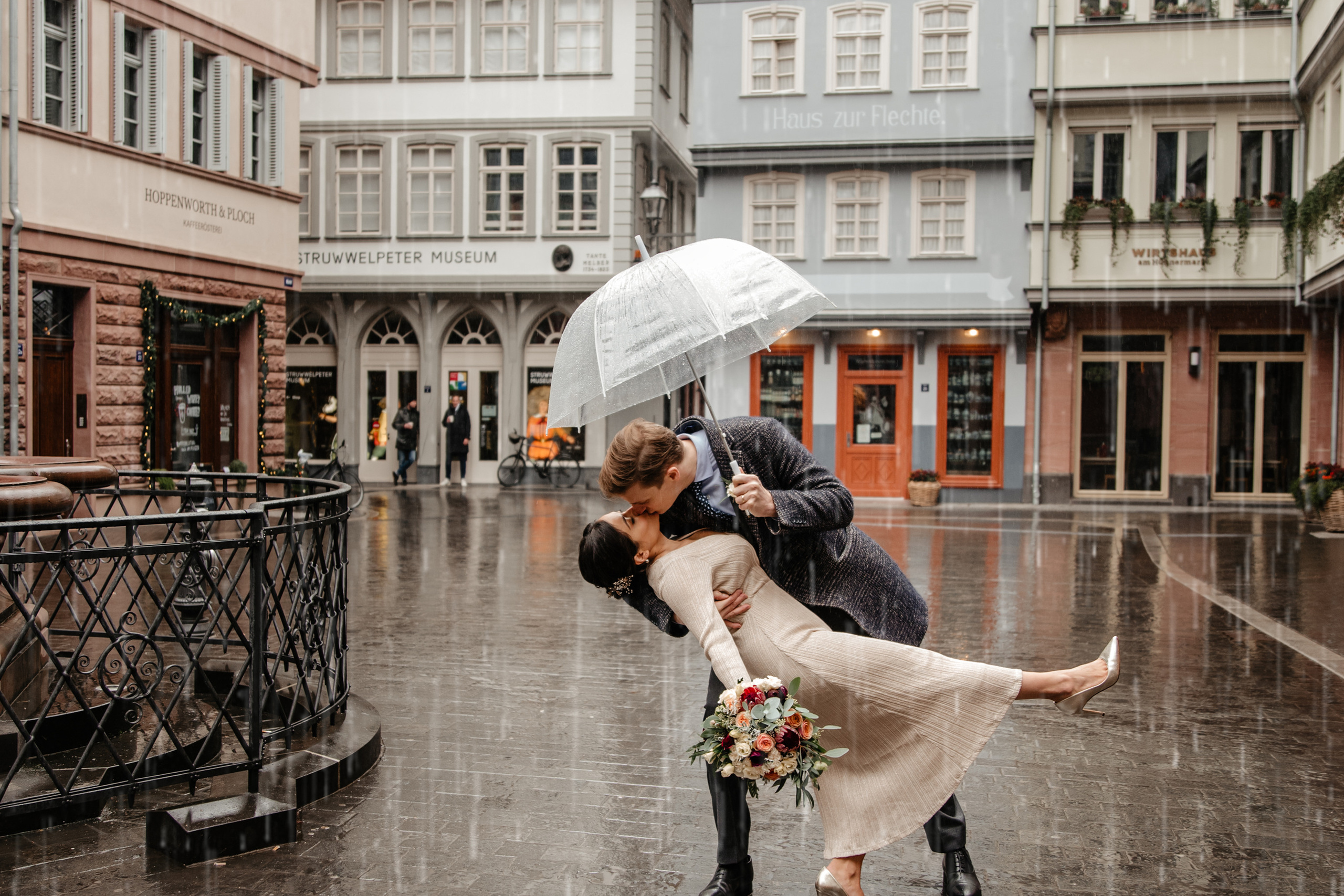 Nubia und Bernhard|Wundesrchöne Trauung im alten Rathaus Römer