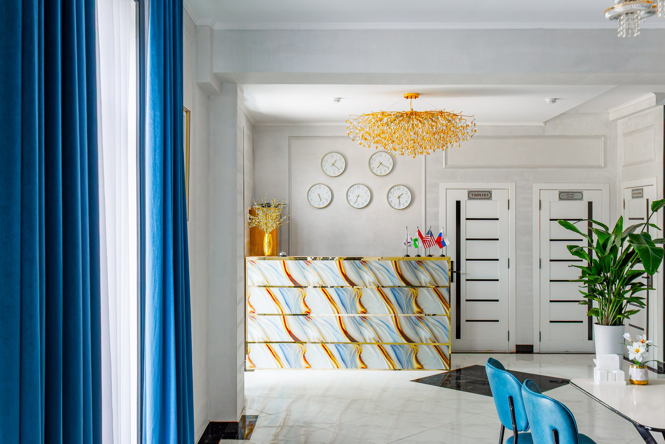 Astoria Hotel 28