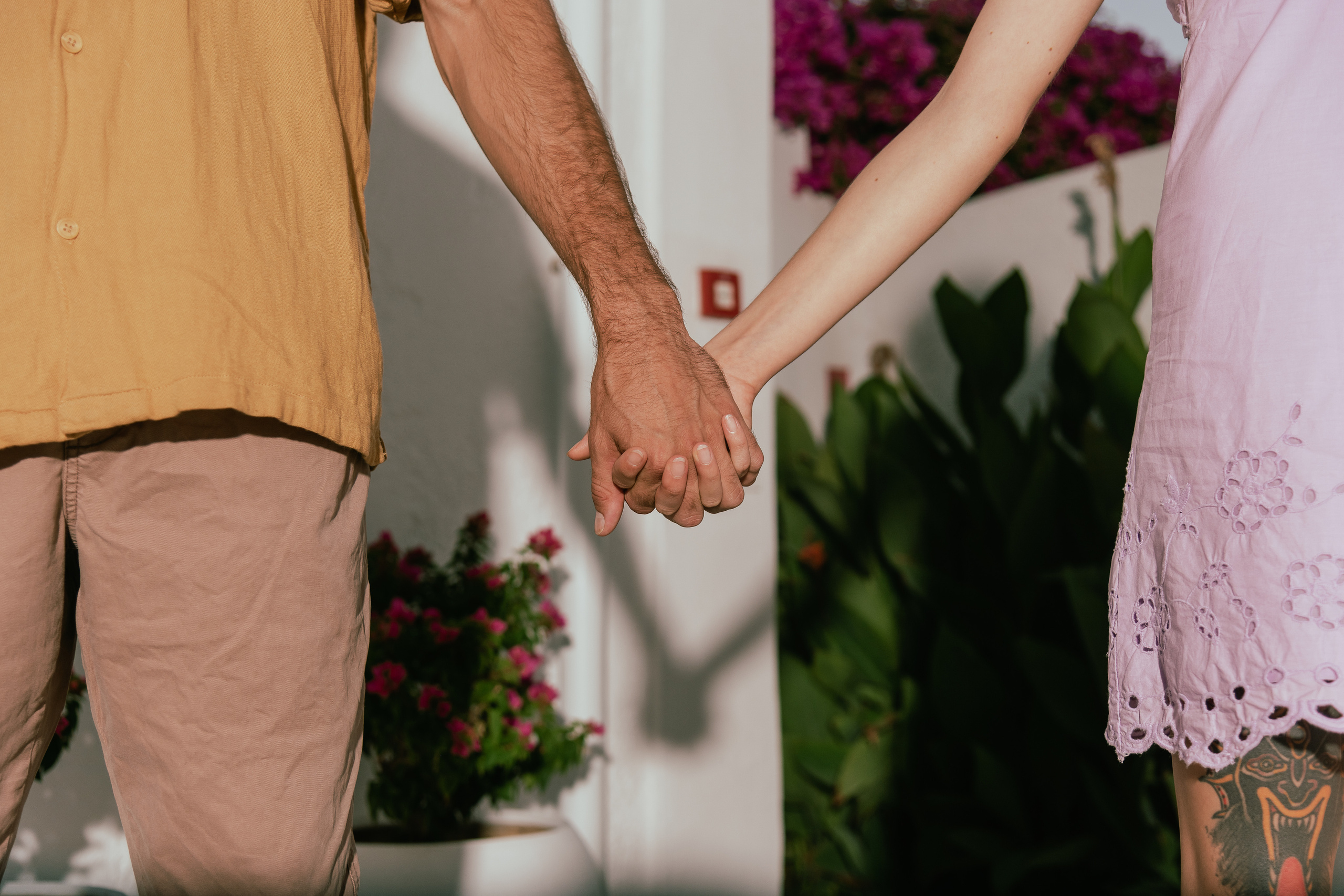 Flying Dresses Photo Shoot in Greece | Athens | Crete | Santorini. Photographer In Heraklion — Flying Dresses Photographer In Crete