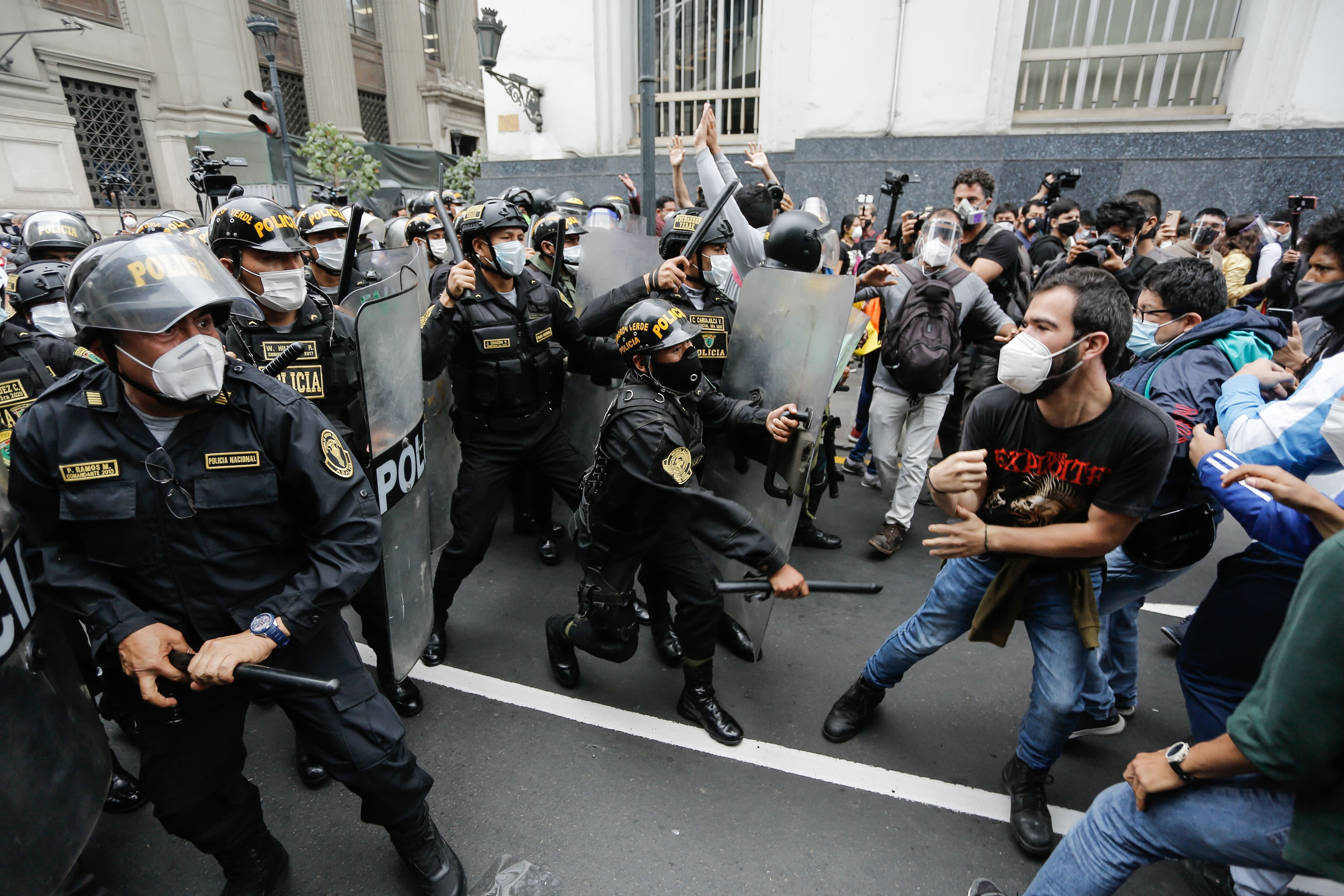 Protestas contra Manuel Merino