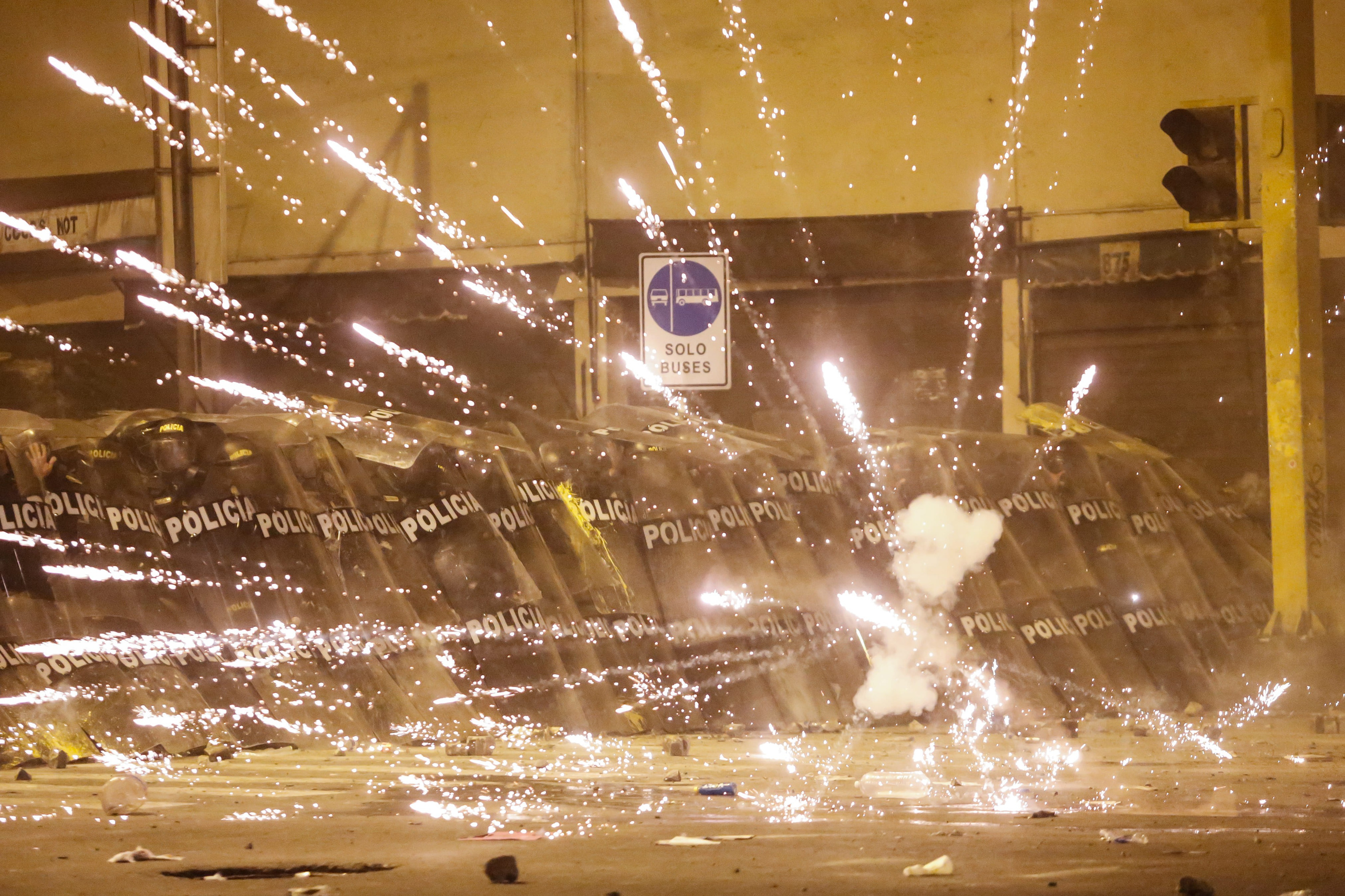 Protestas contra Manuel Merino