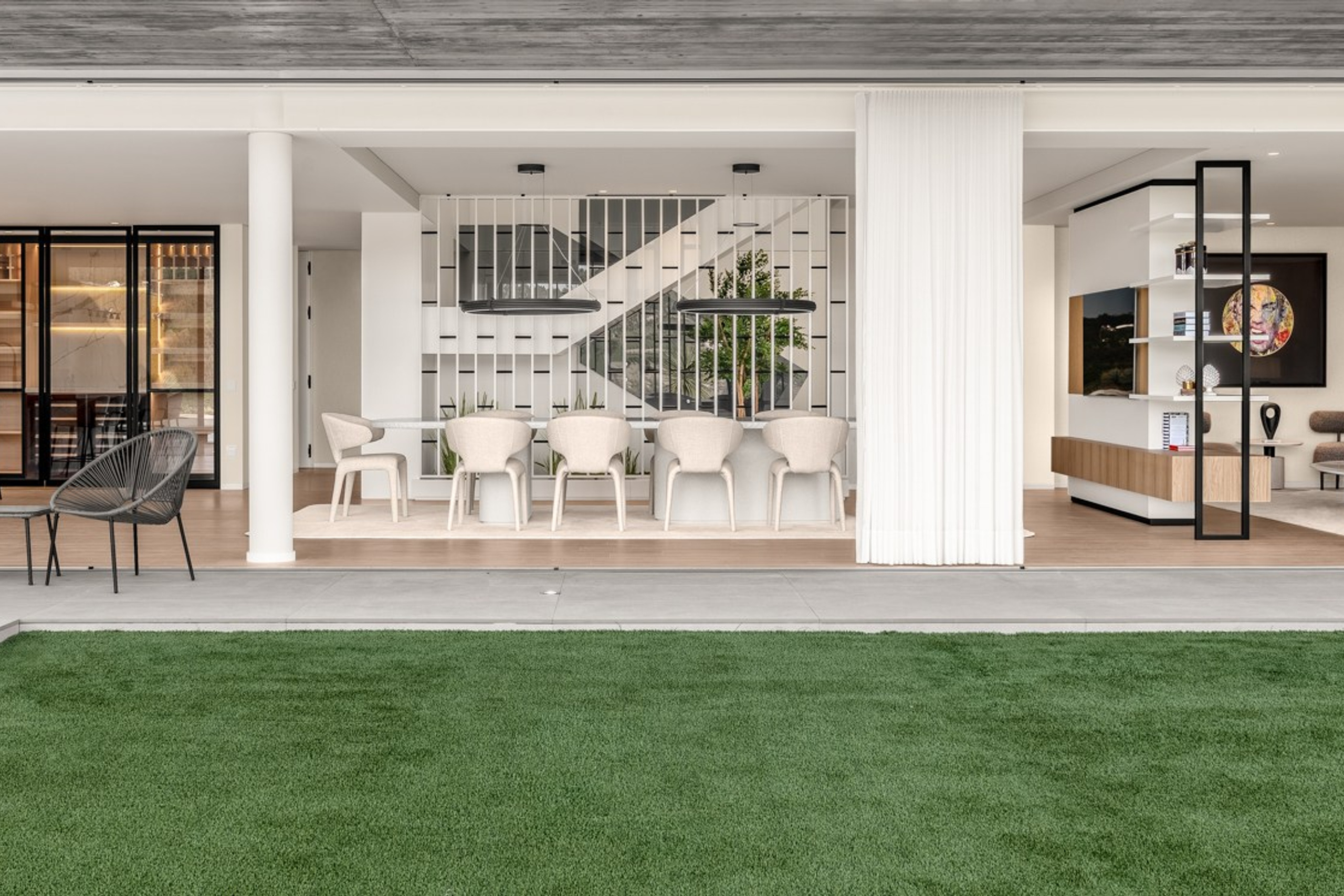 MORADIA DE FELGUEIRAS. André Fontoura