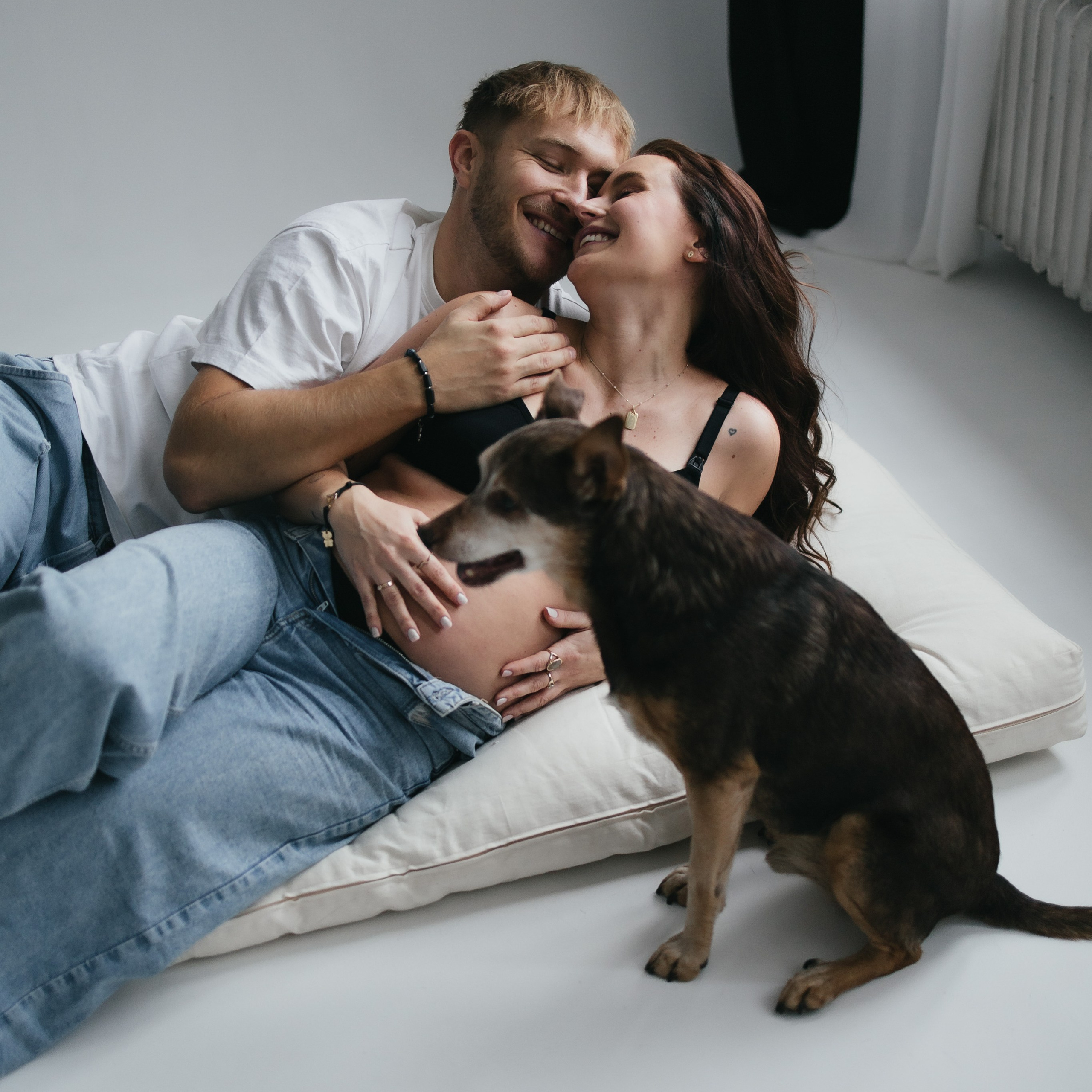 Sesja ciążowa w studiu