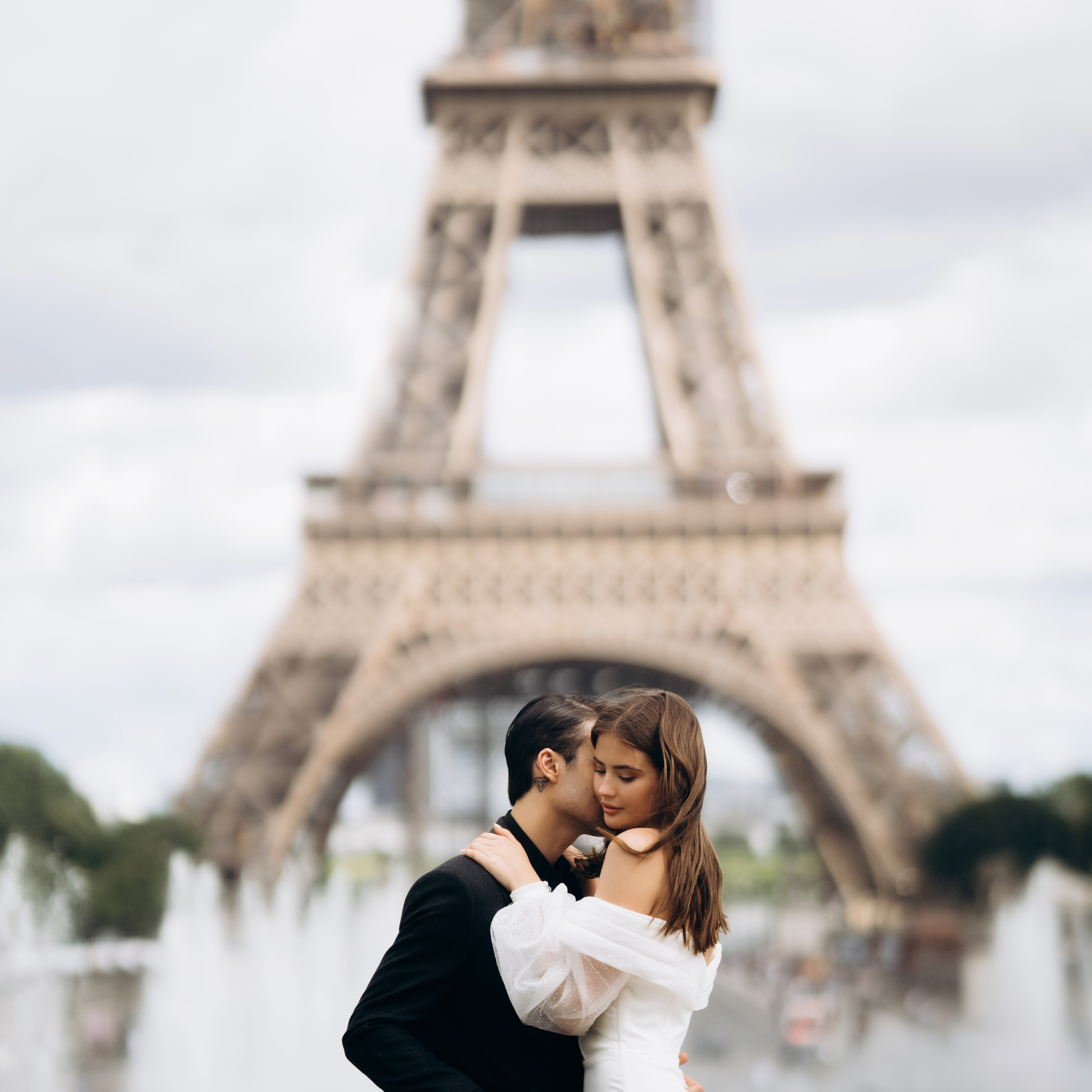Wedding photo session in Paris
