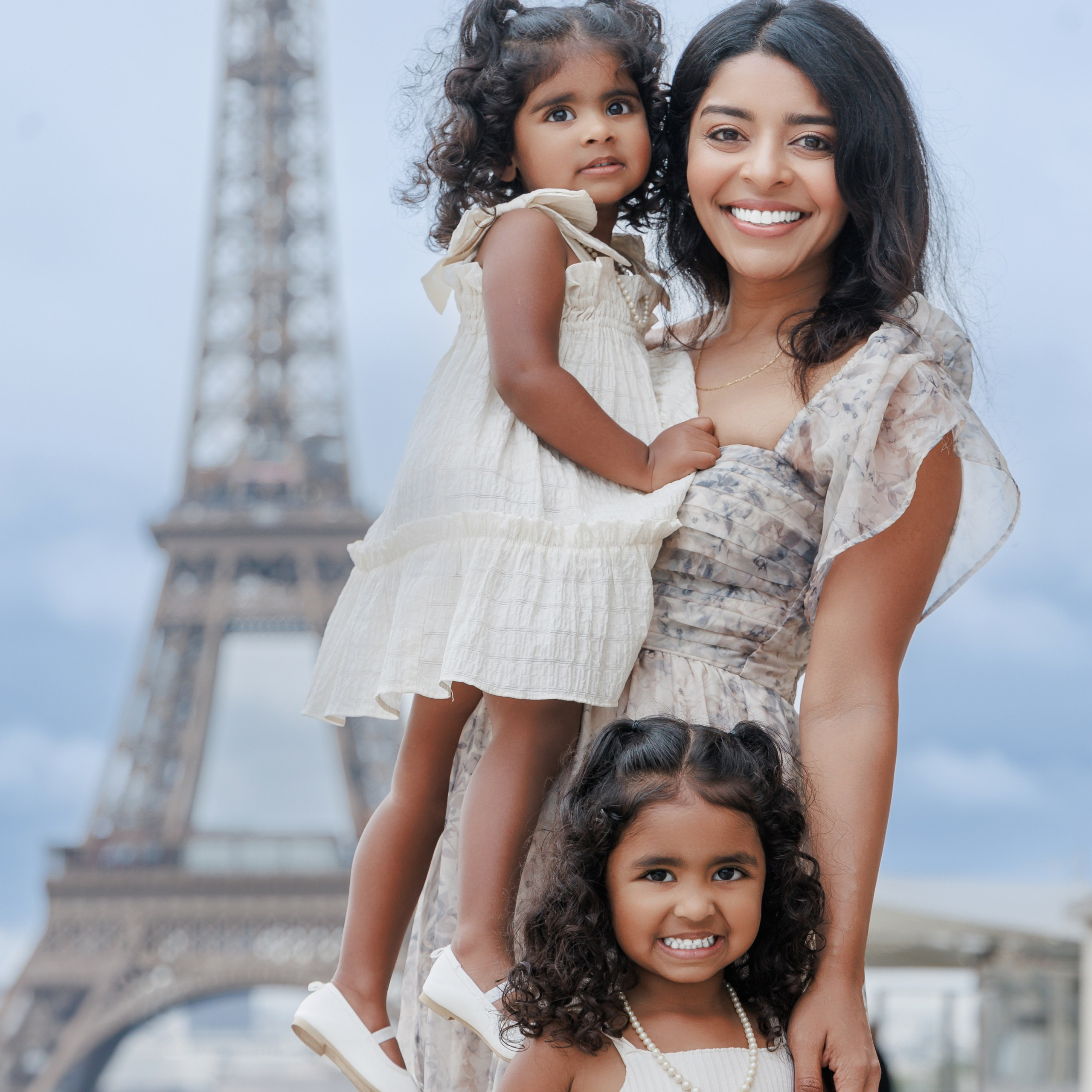 Paris Family Photographer — Artistic Family Photo & Video Experiences with Liya. Photographe à Paris