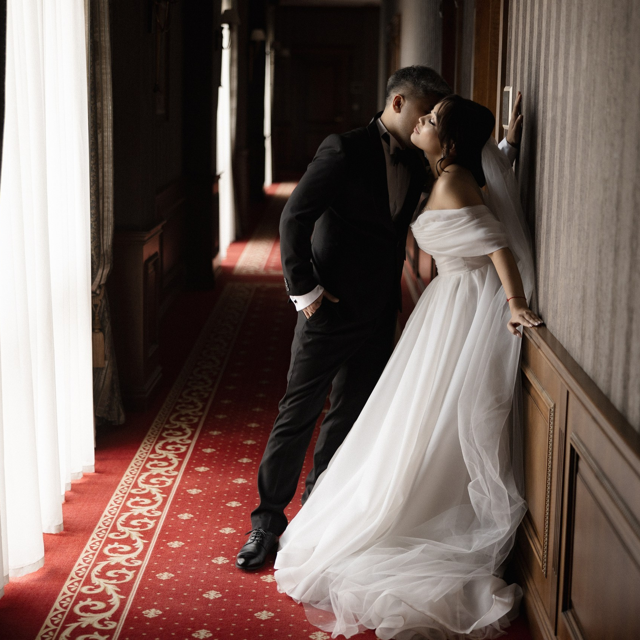 Отели для свадебной фотосъемки в Бишкеке. Азимжан Нуритдинходжаев — свадебный фотограф