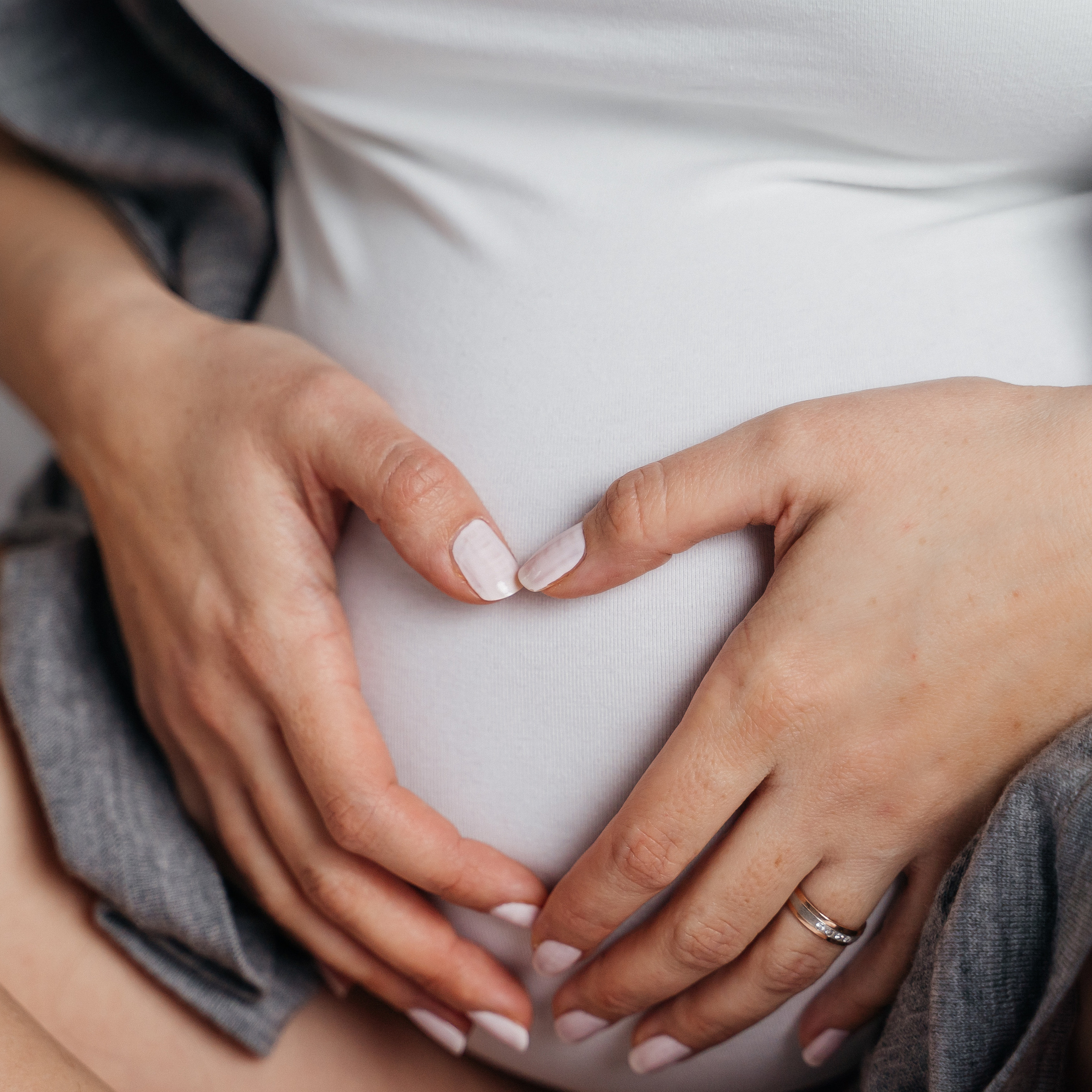 Babybauch. Hochzeitsfotograf für Moers, Niederrhein, Düsseldorf, NRW und Deutschland