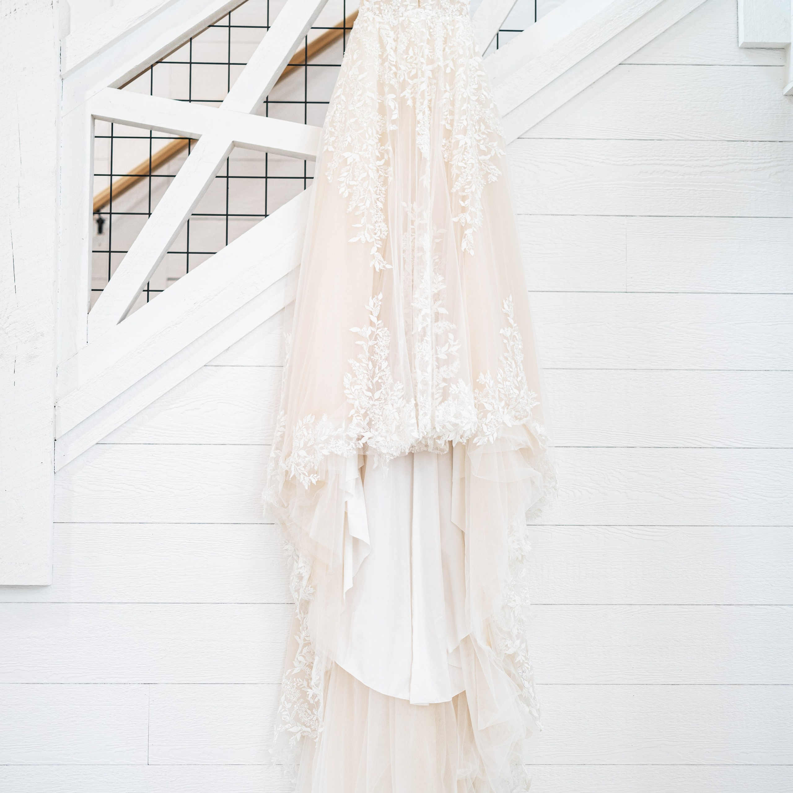 Wedding dress photography at king's Crossing Barn, FL