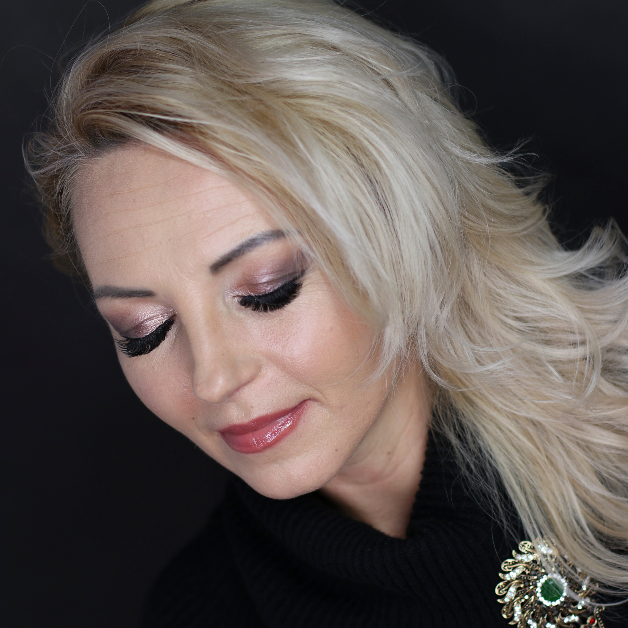 Evening smokey eyes make-up example