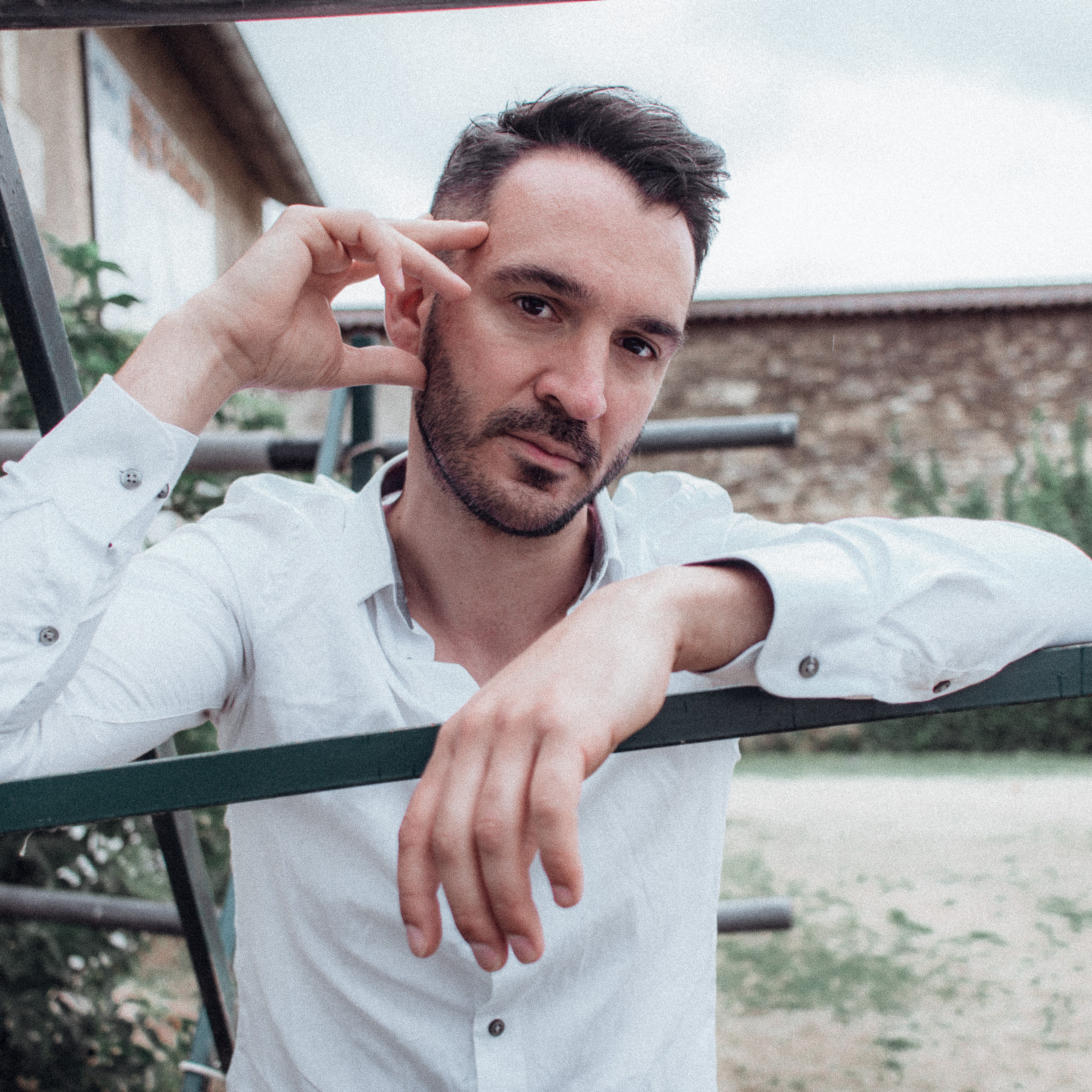 Portfolio Photographe à Poitiers, Tours et Vienne – Portrait, Corporate et Reportage. Photographe professionnelle à Poitiers, Tours et Châtellerault | Studio photo entre Poitiers et Tours – portraits, familles, entreprises, ma